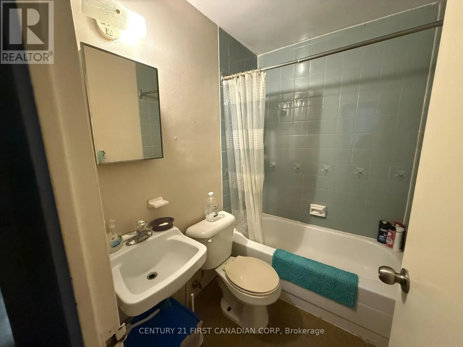 #304 1830 DUMONT STREET - Image 10