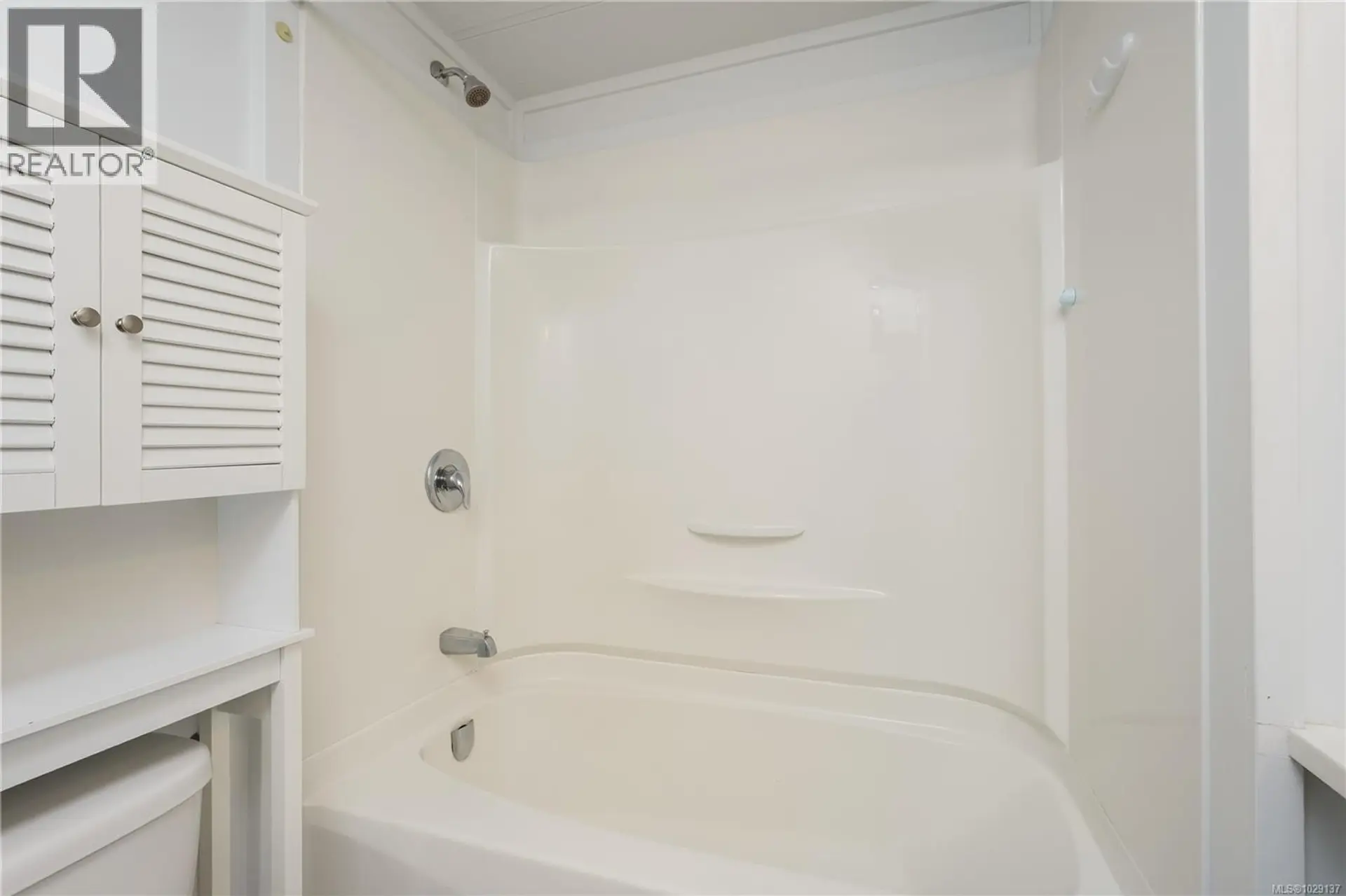 Property at #5 70 COOPER RD, View Royal, BC