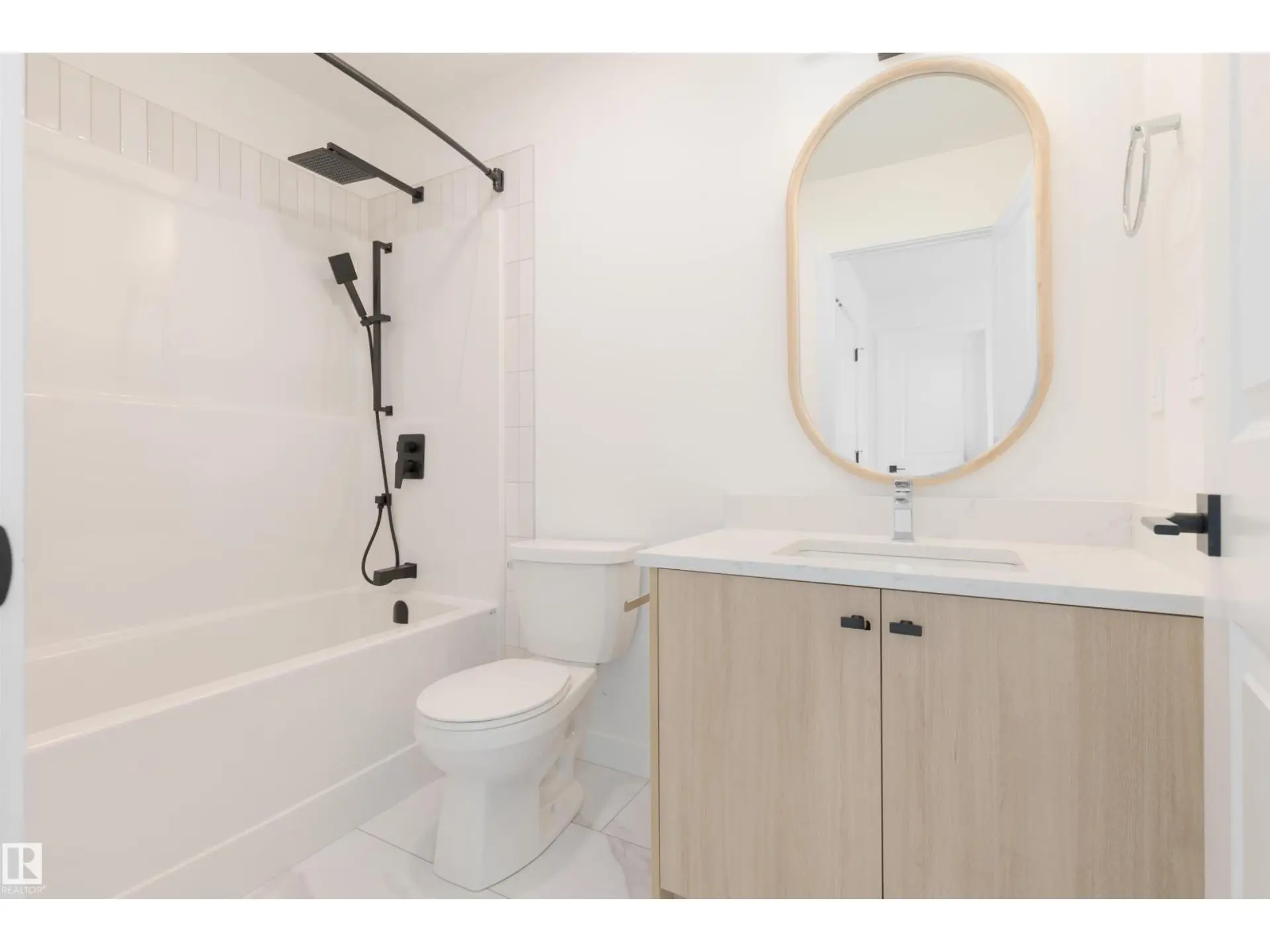 2638 62 ST SW - Image 13