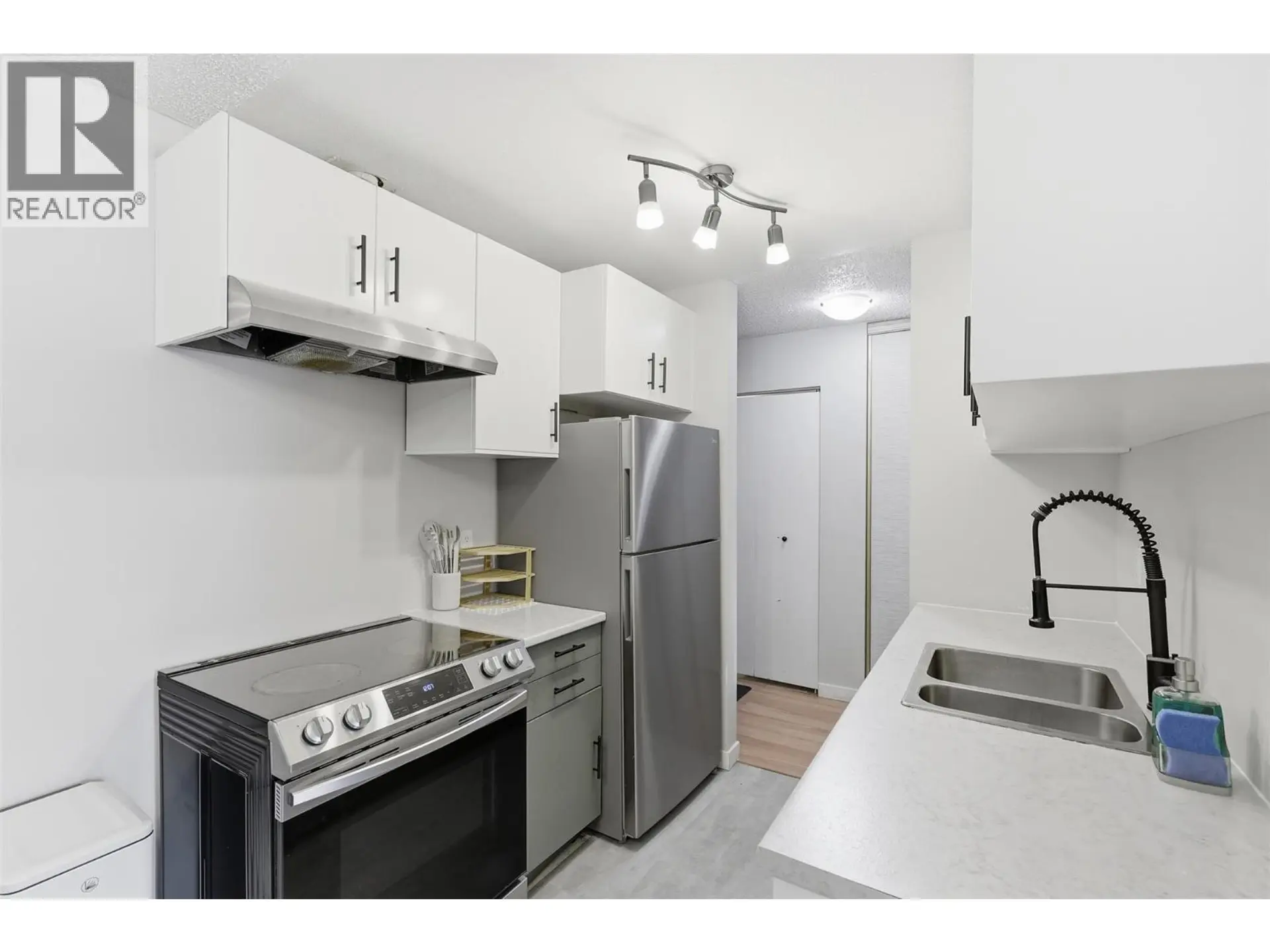 Property at #15 1810 SUMMIT DRIVE, Kamloops, BC