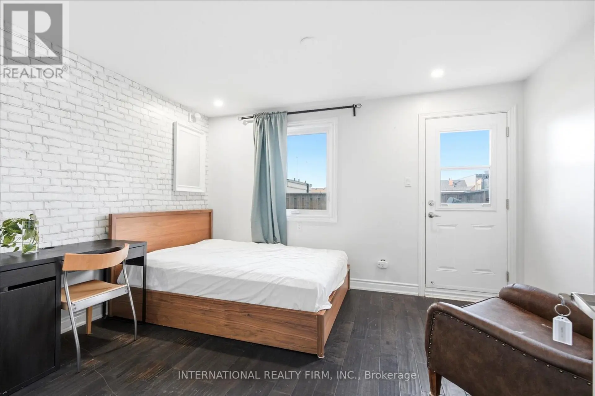 568 DELAWARE AVENUE N - Image 14