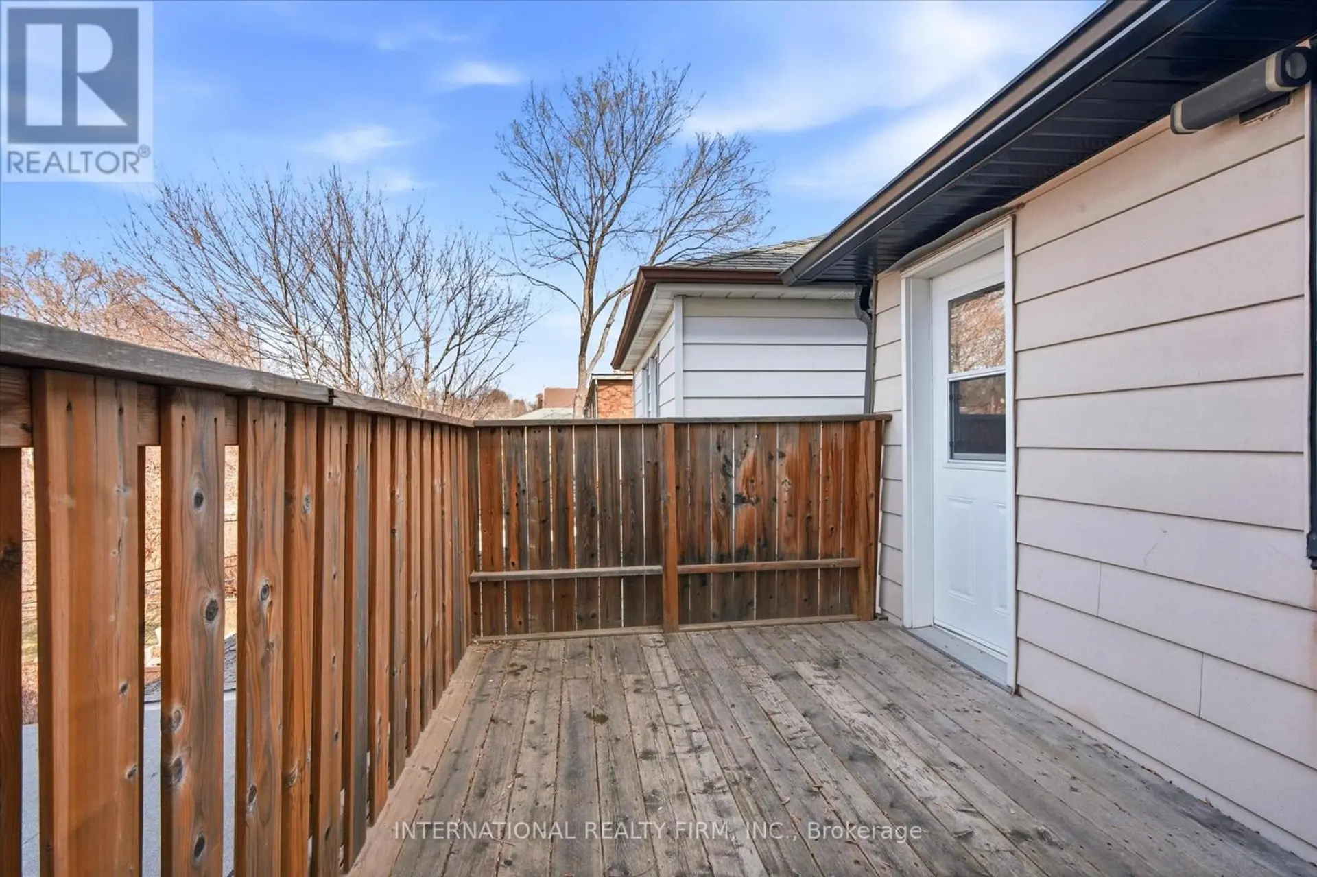 568 DELAWARE AVENUE N - Image 18