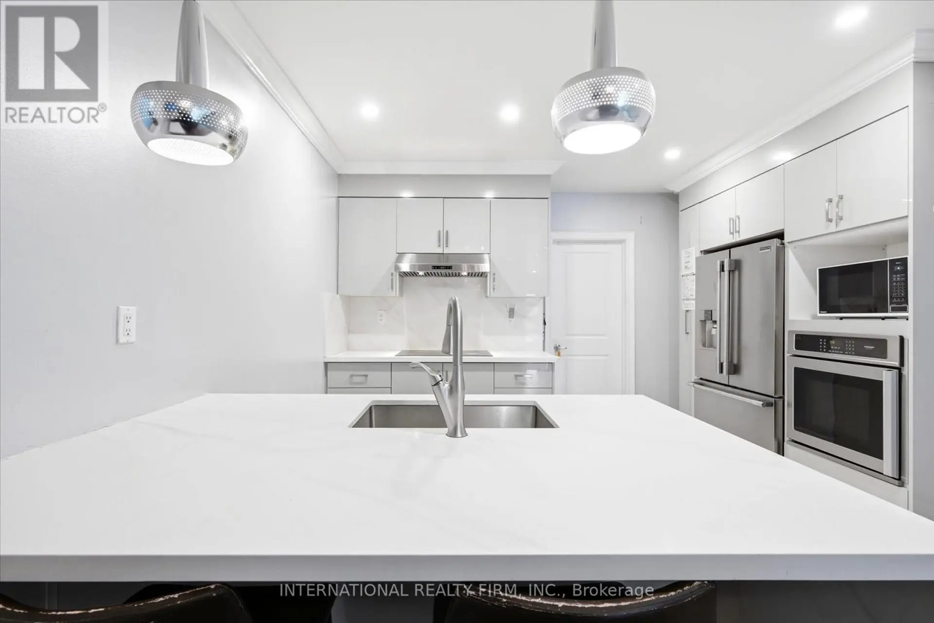 568 DELAWARE AVENUE N - Image 6