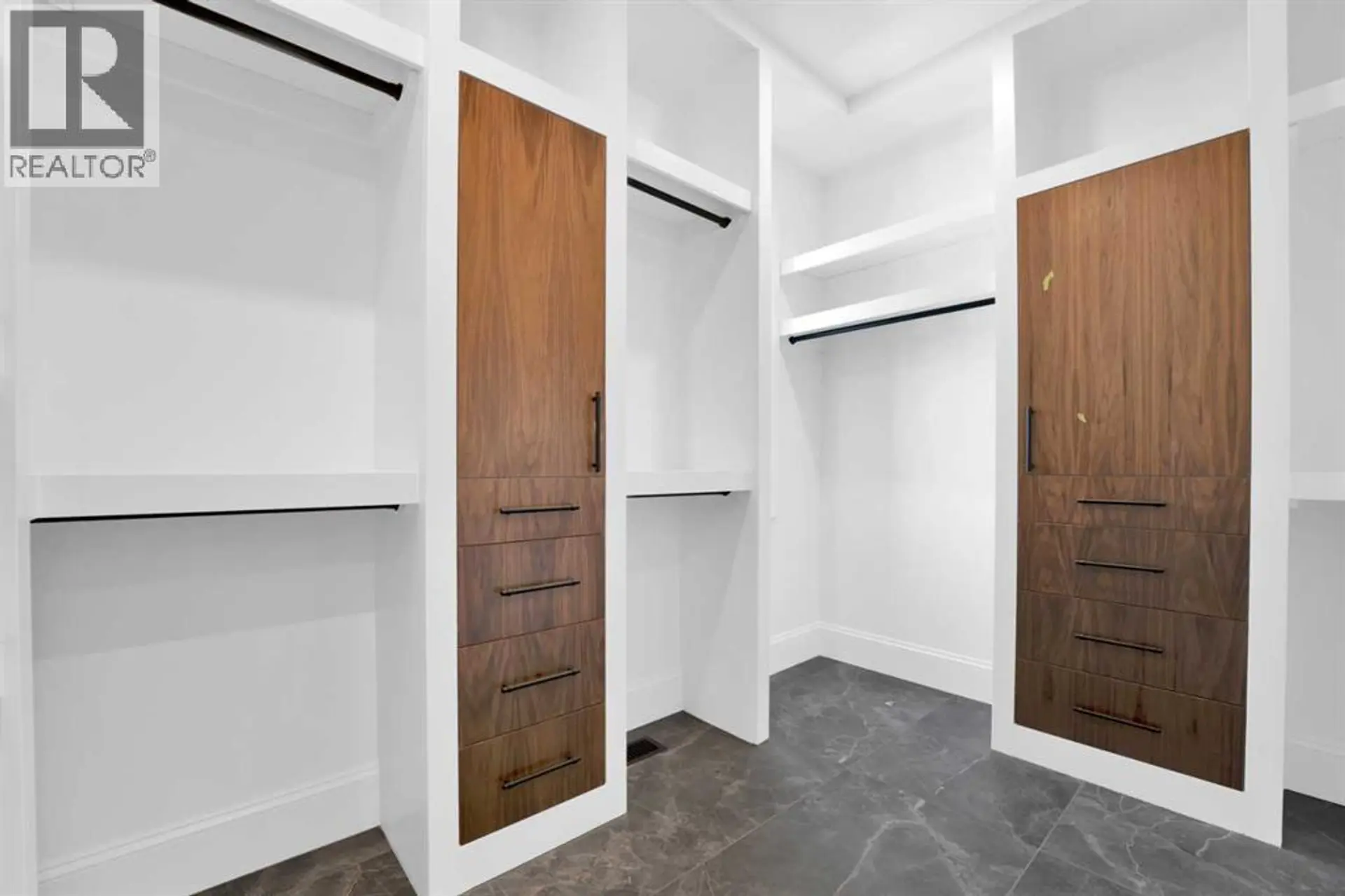 1605 9 STREET NW - Image 17