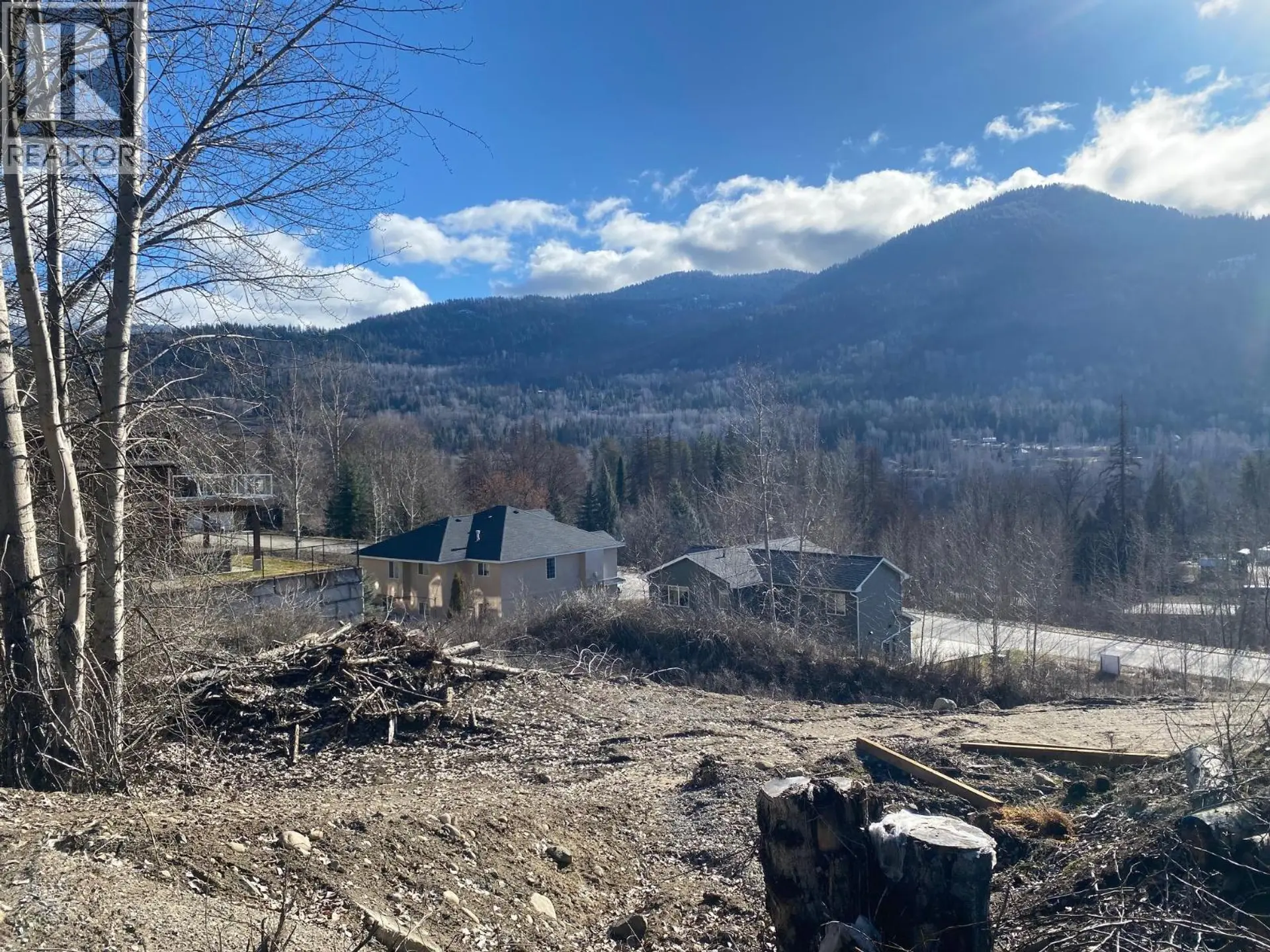 Property at 933 7TH STREET, Montrose, BC