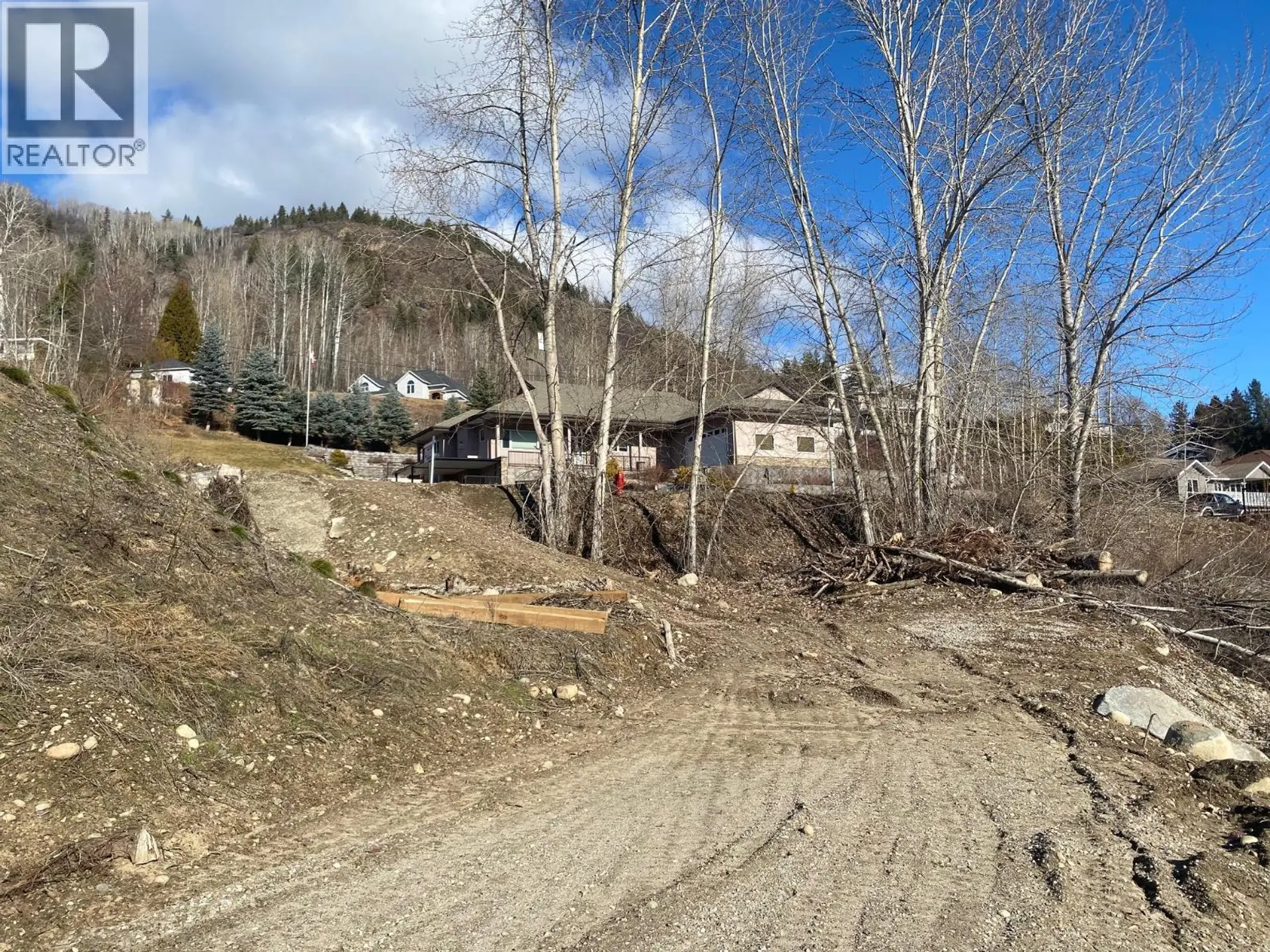 Property at 933 7TH STREET, Montrose, BC