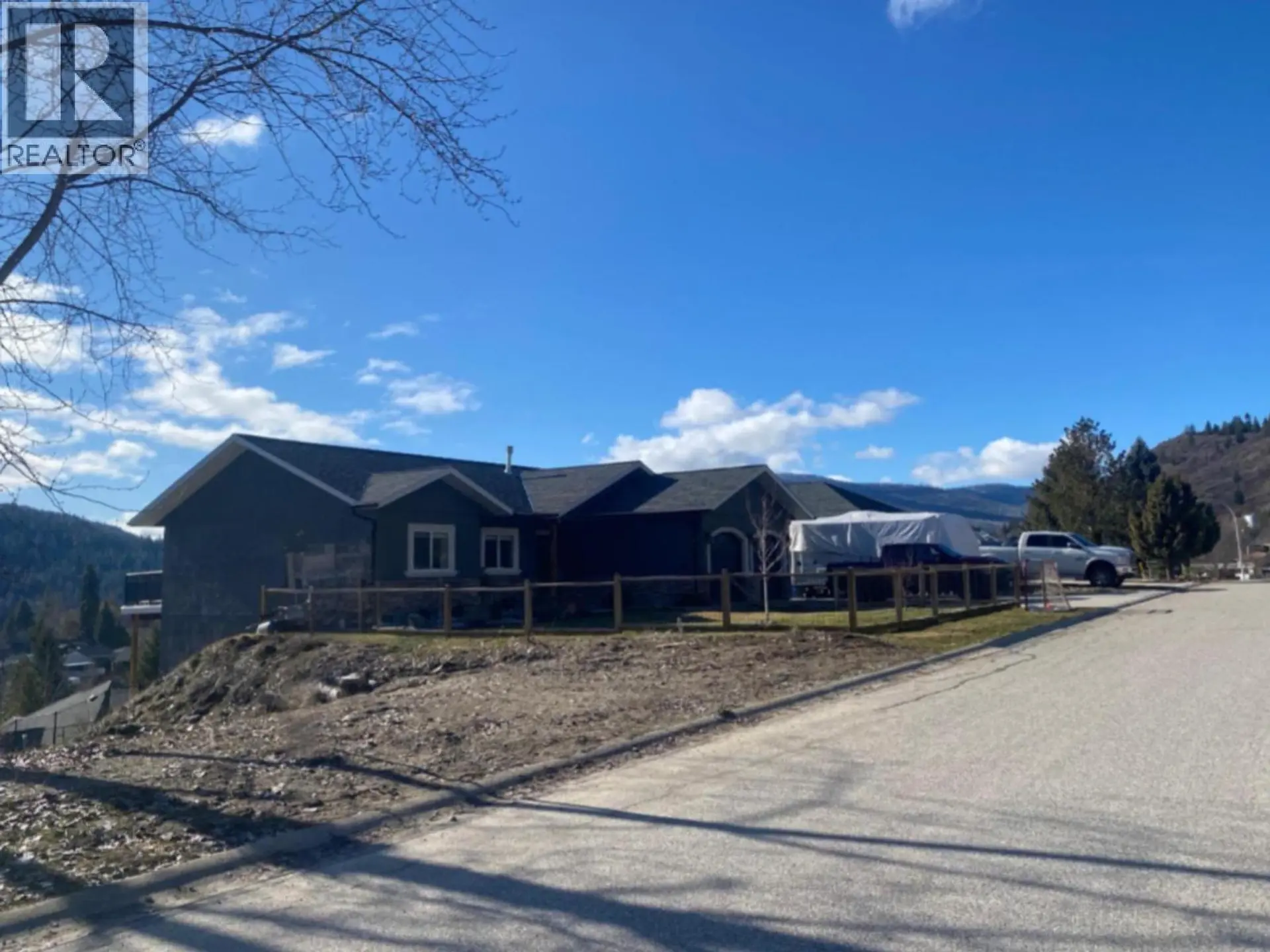 Property at 933 7TH STREET, Montrose, BC