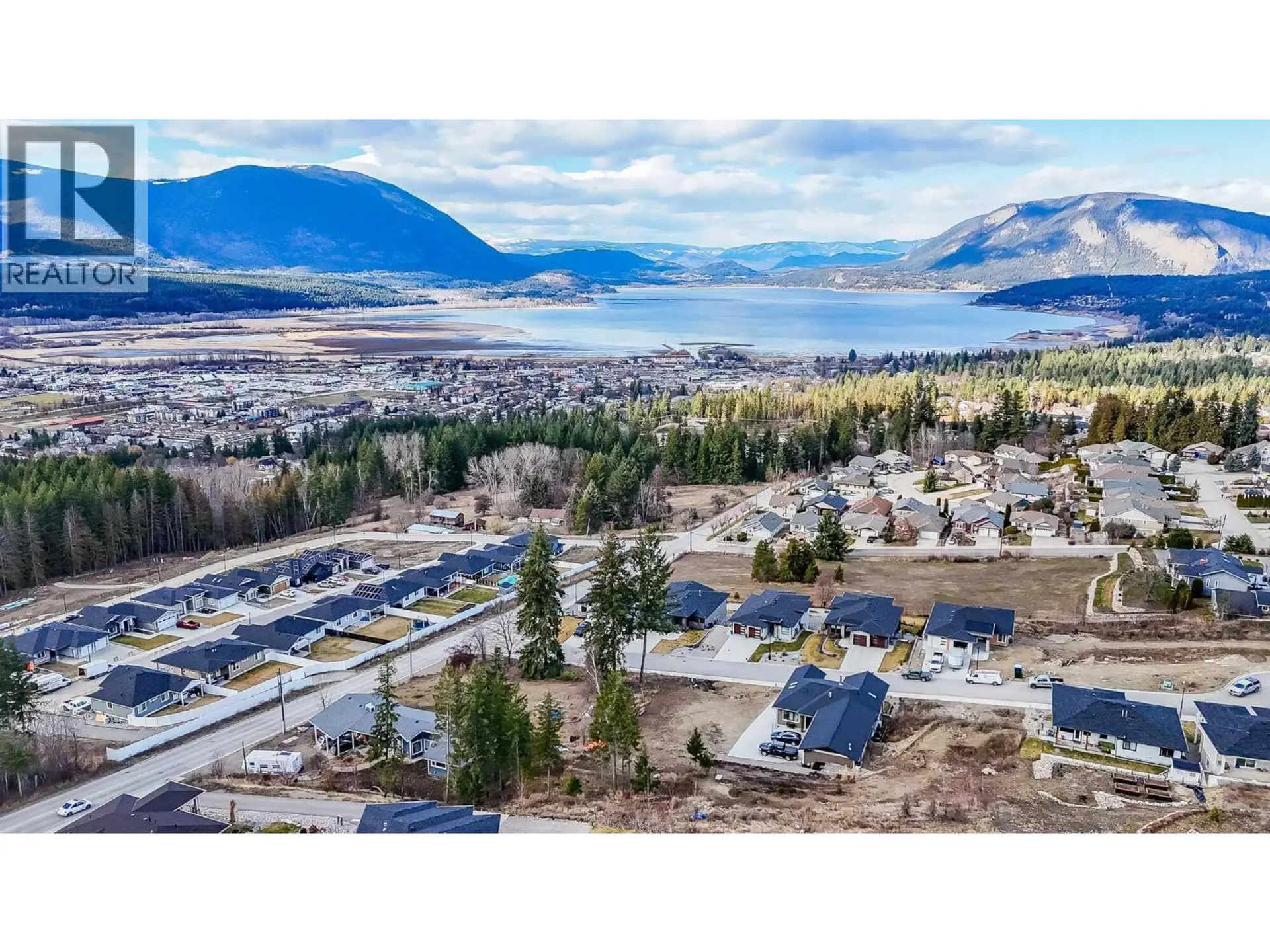 Property at 1060 16 AVENUE SE, Salmon Arm, BC