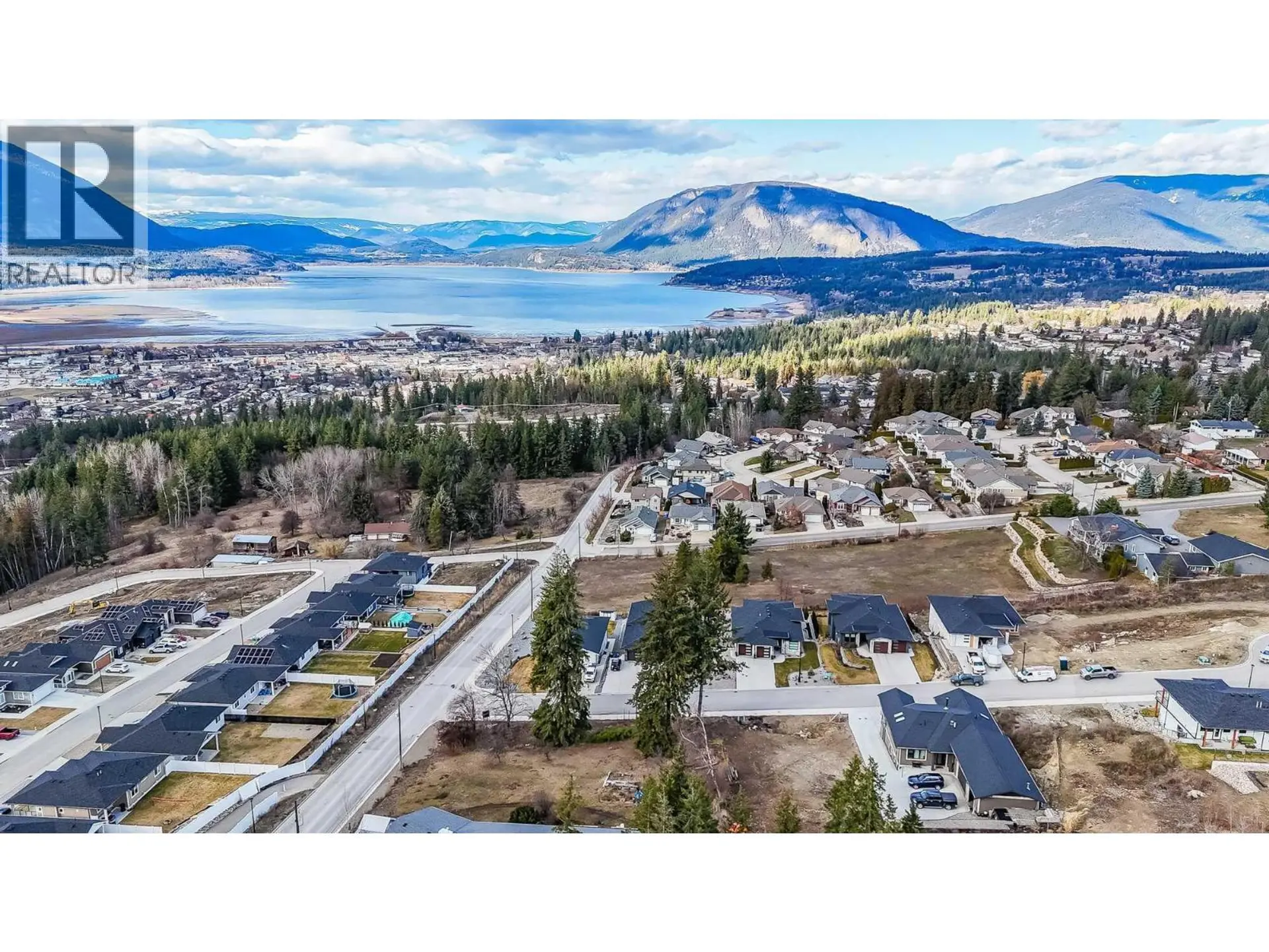 Property at 1060 16 AVENUE SE, Salmon Arm, BC