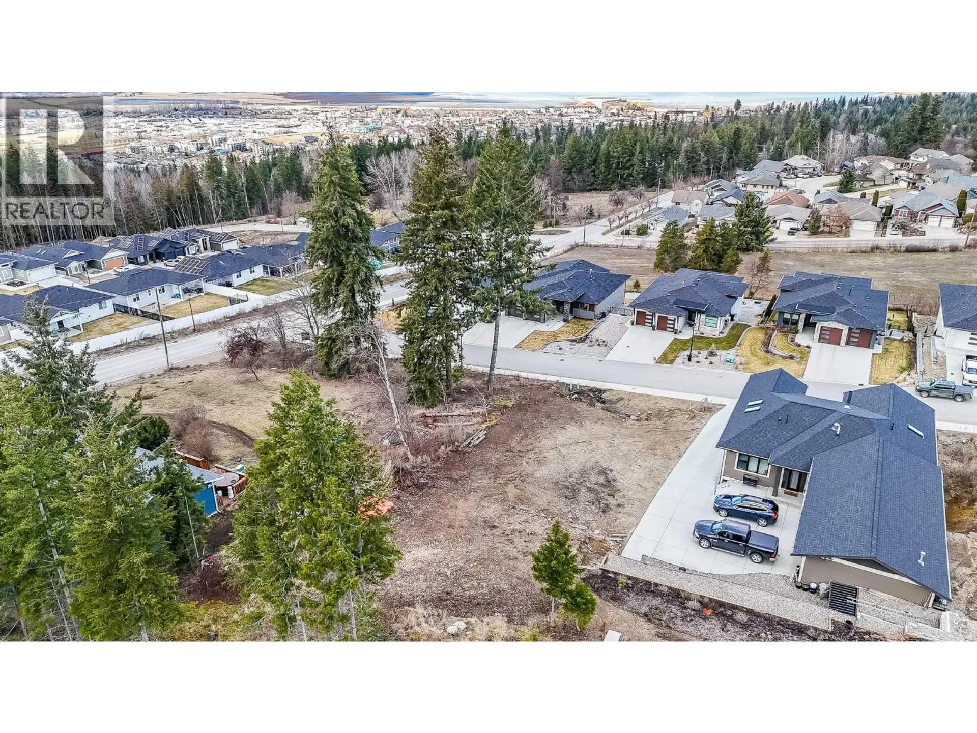 Property at 1060 16 AVENUE SE, Salmon Arm, BC