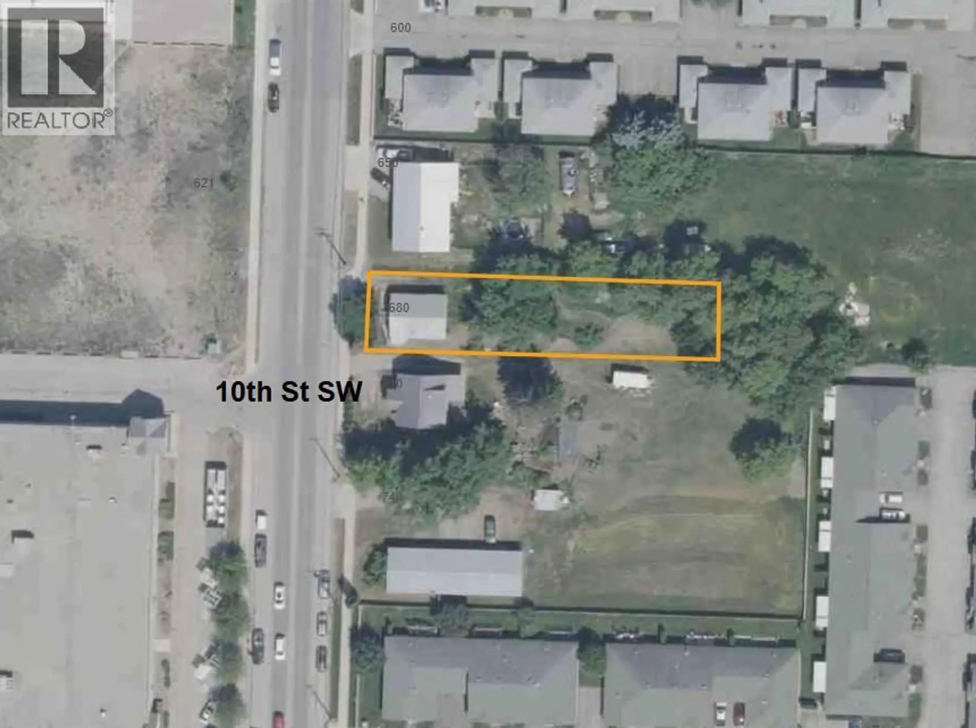 Property at 680 10 STREET SW, Salmon Arm, BC