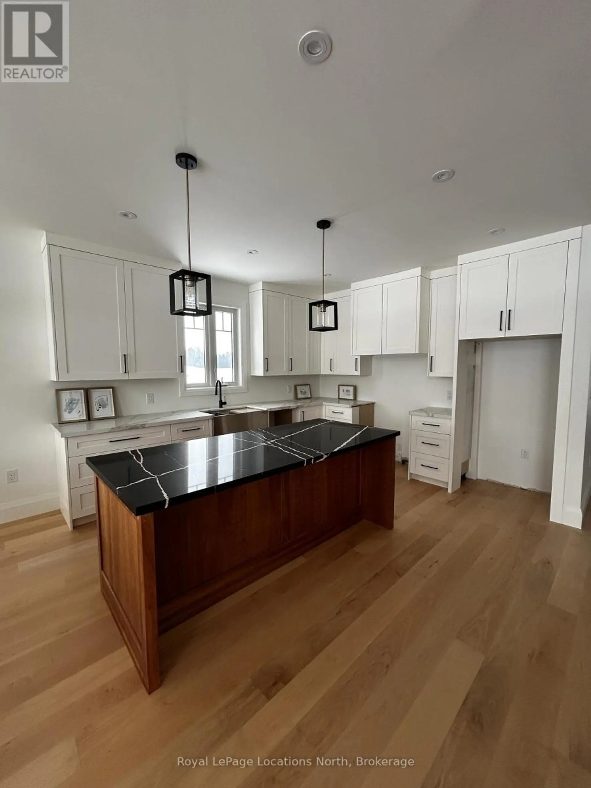 #27 16 HILTON LANE - Image 4