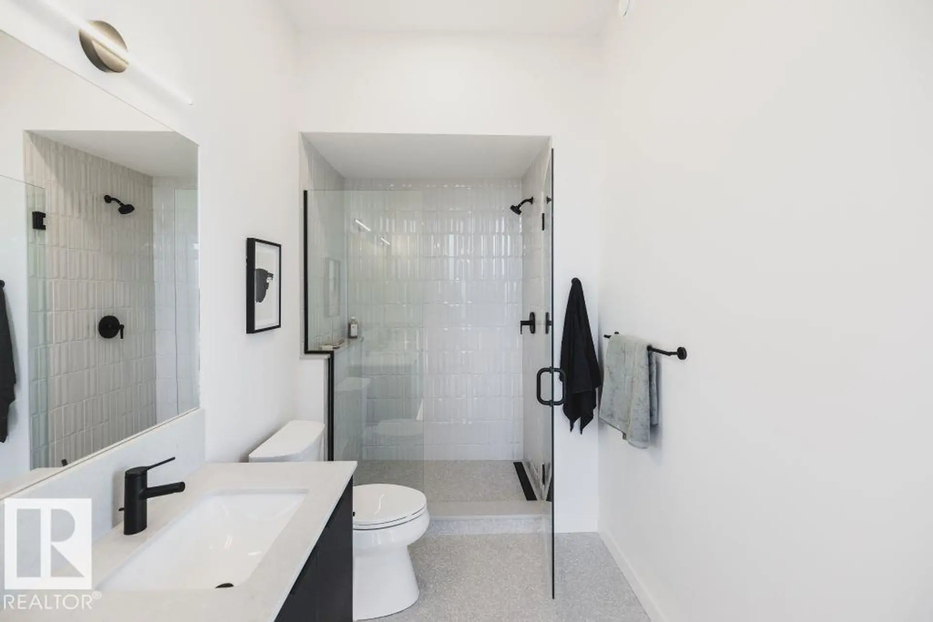 #4 10327 WADHURST RD NW - Image 12
