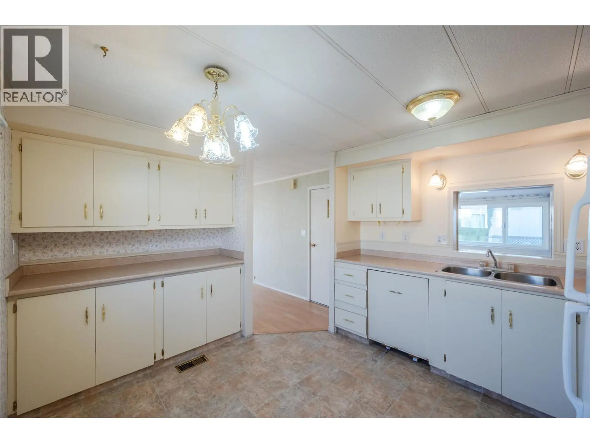 Property at #97 98 OKANAGAN AVENUE E, Penticton, BC