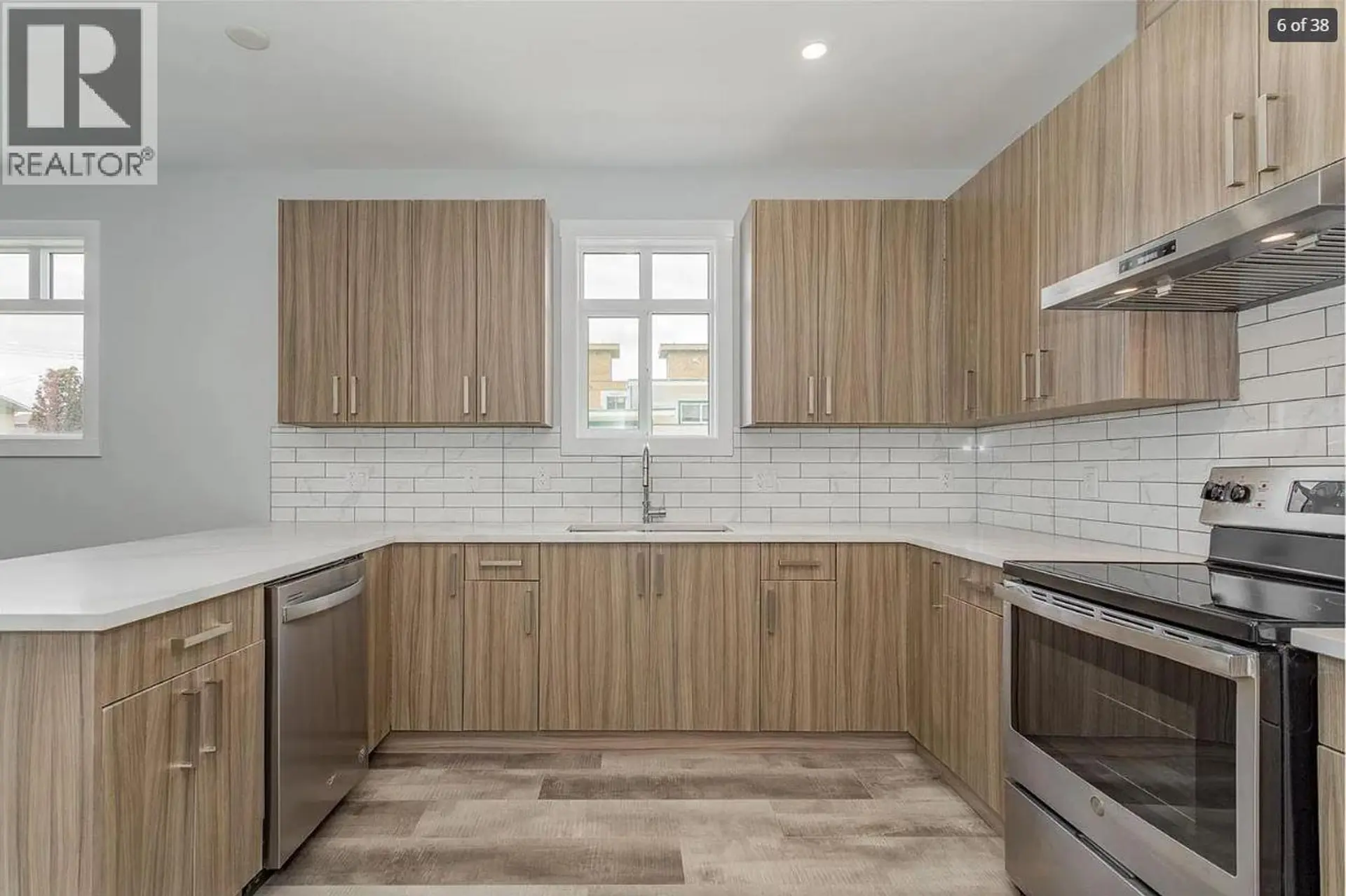 Property at #1 1046 MARTIN AVENUE, Kelowna, BC