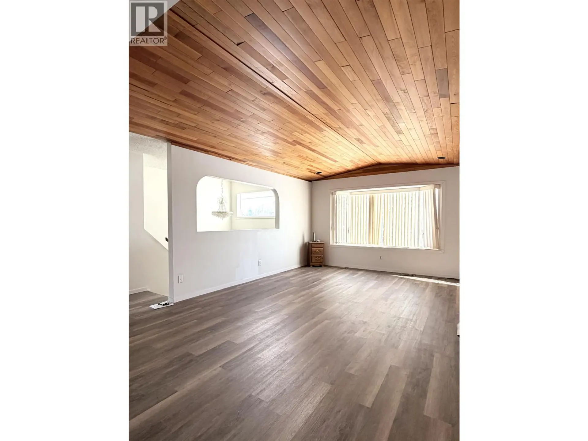 Property at 5 MUNRO CRESCENT, Mackenzie, BC