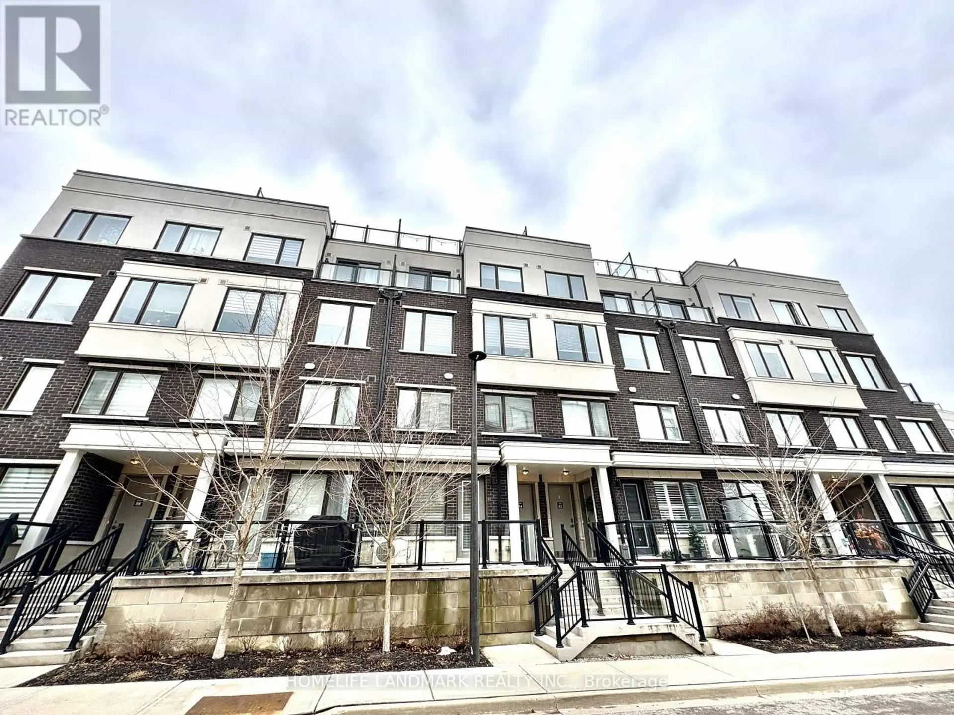 #83 400 ALEX GARDNER CIRCLE - Image 1
