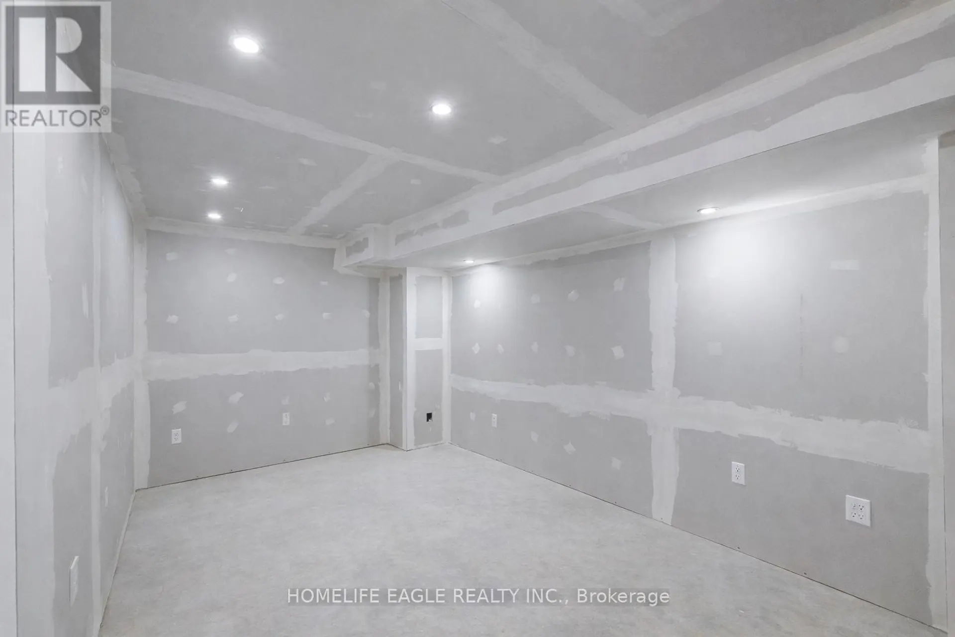 161 CLARK STREET - Image 17