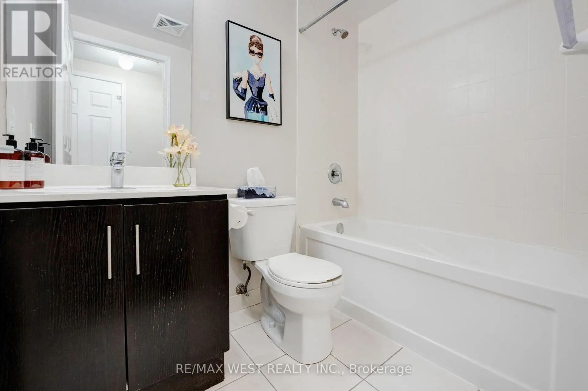 #627 15 JAMES FINLAY WAY - Image 8
