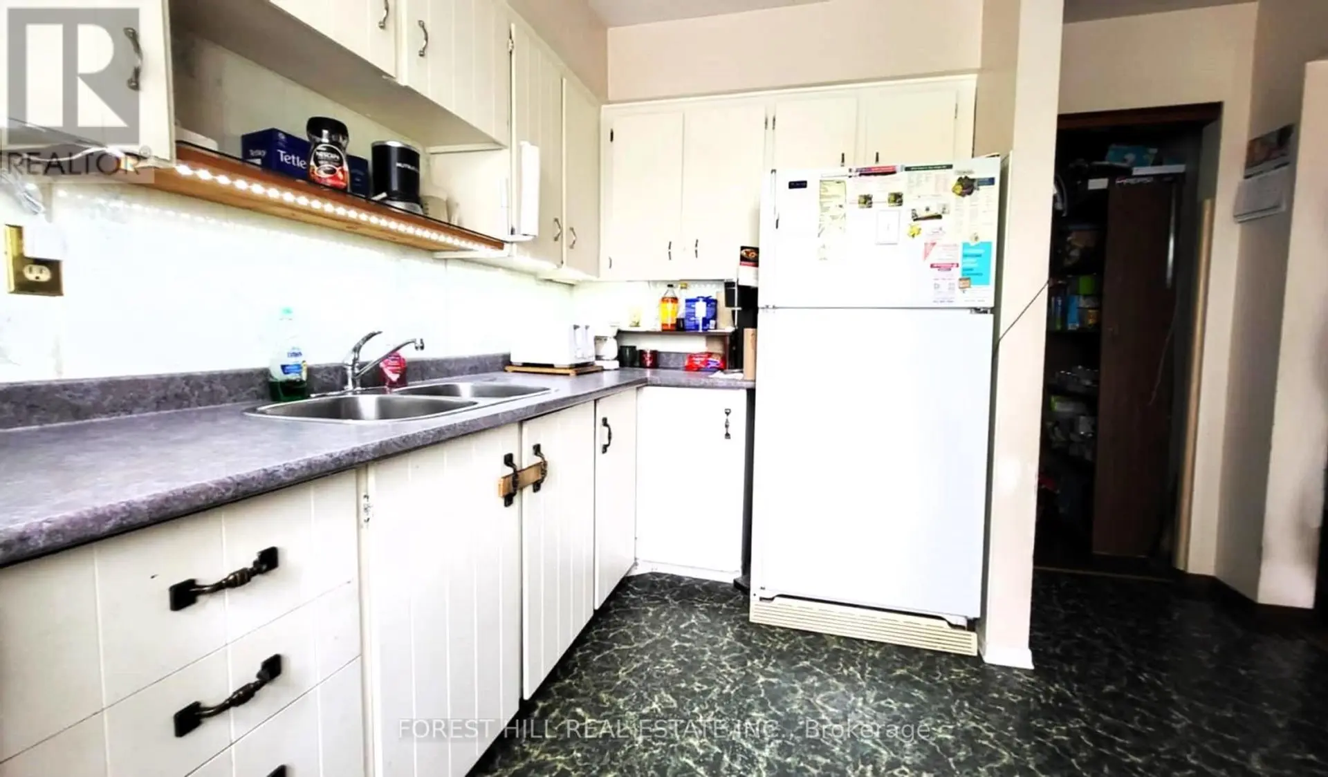 #104 104 BARONWOOD COURT - Image 7