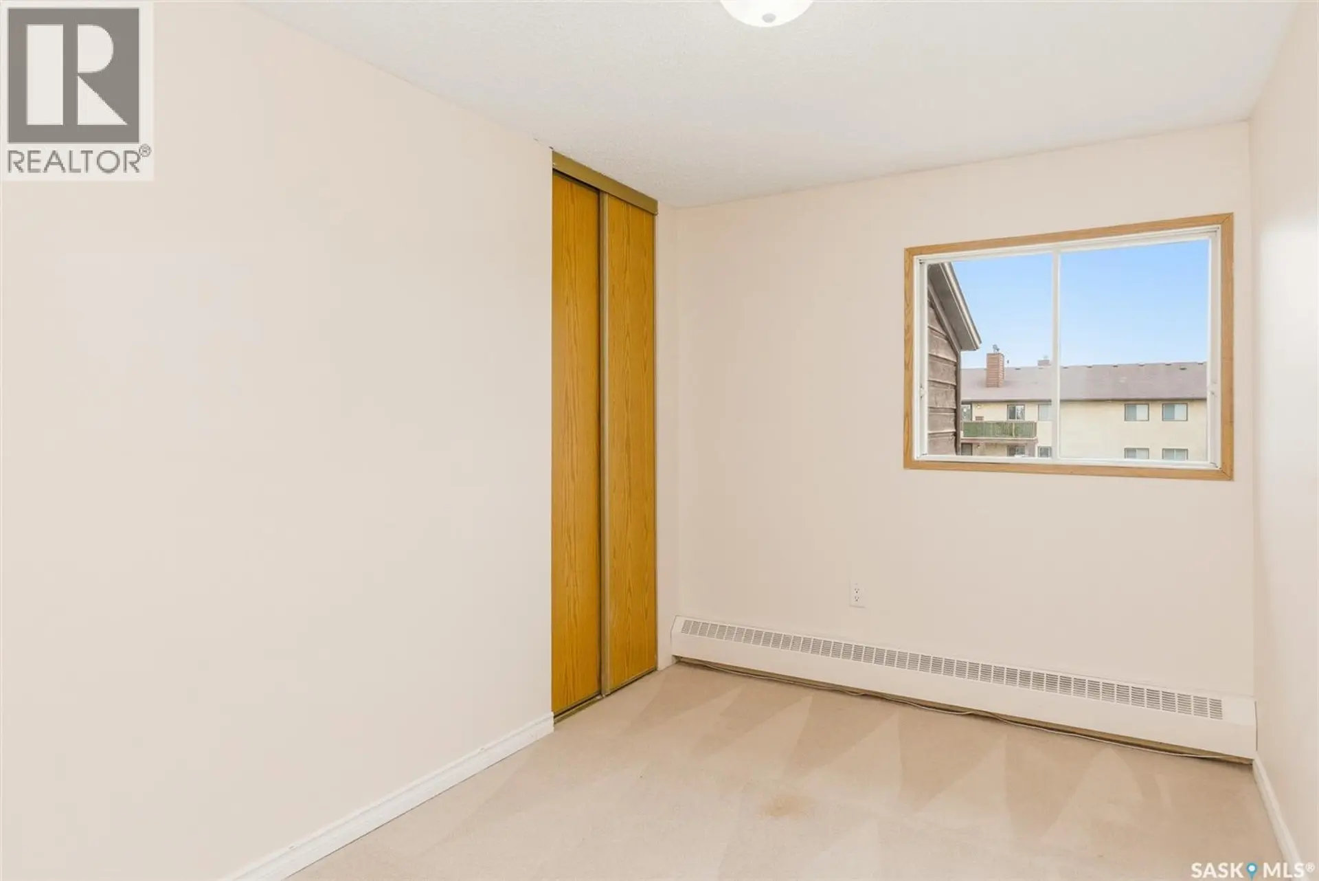 #301 35 alport CRESCENT - Image 9