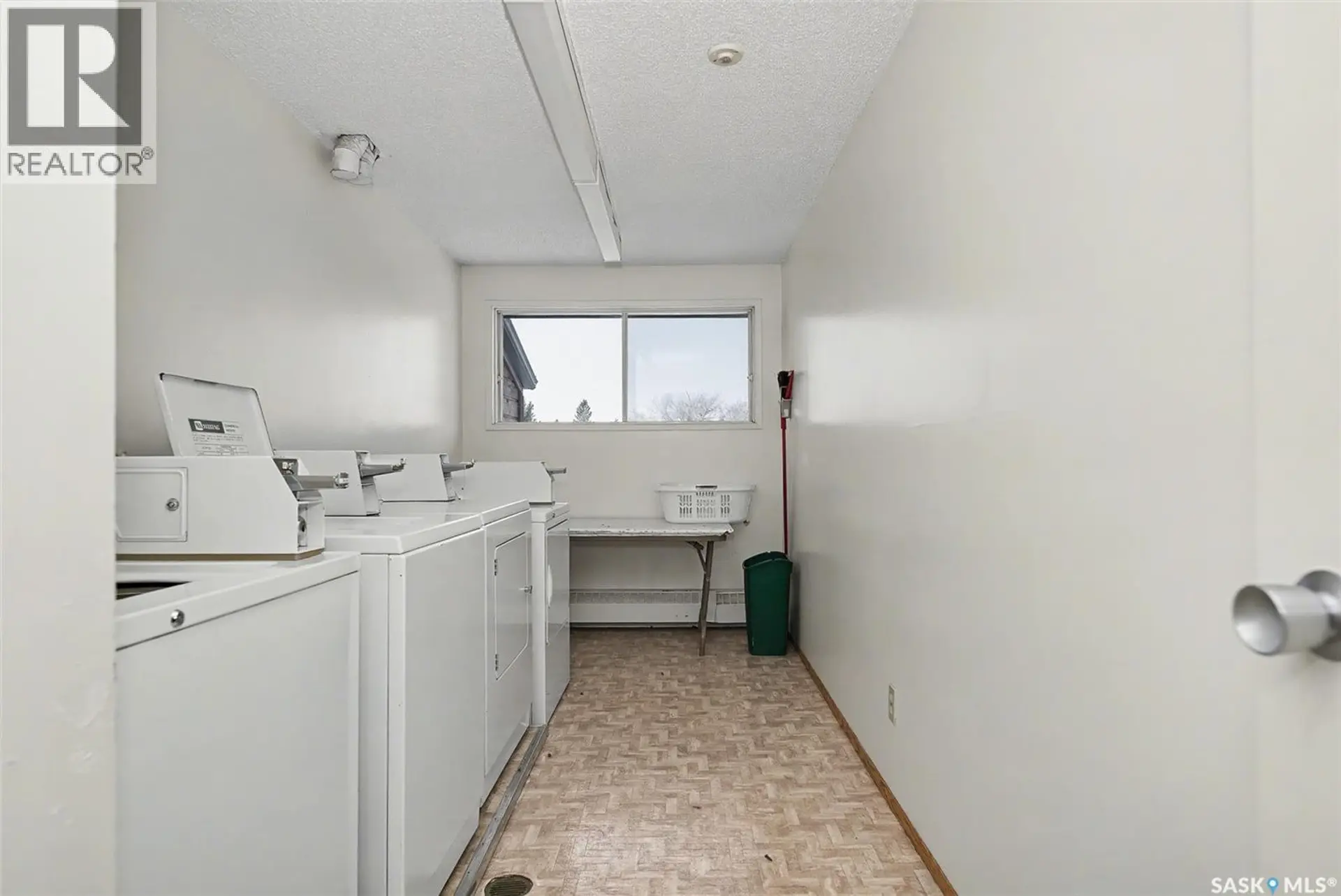 #301 35 alport CRESCENT - Image 18