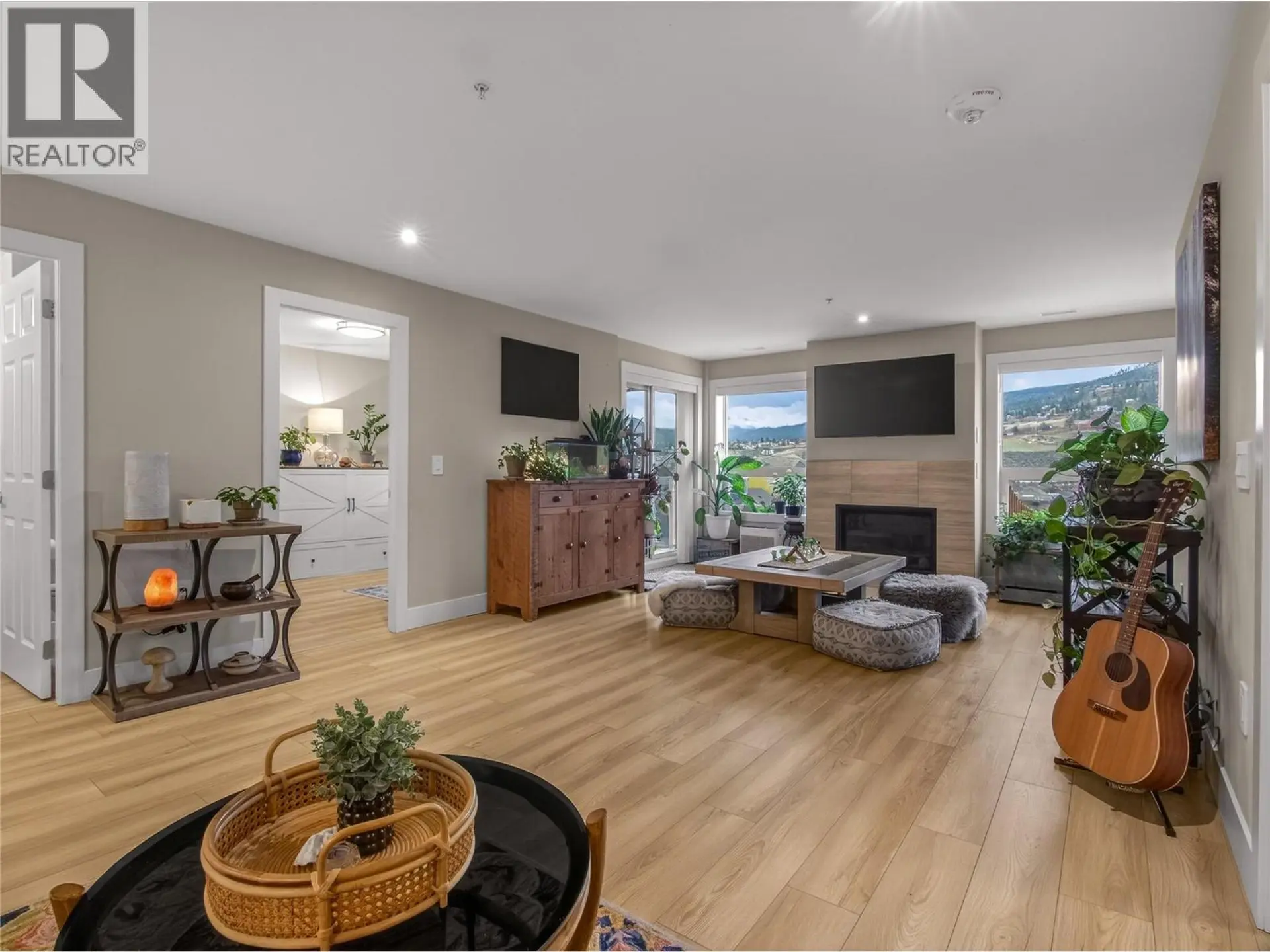 Property at #508 3362 Skaha Lake Road, Penticton, BC