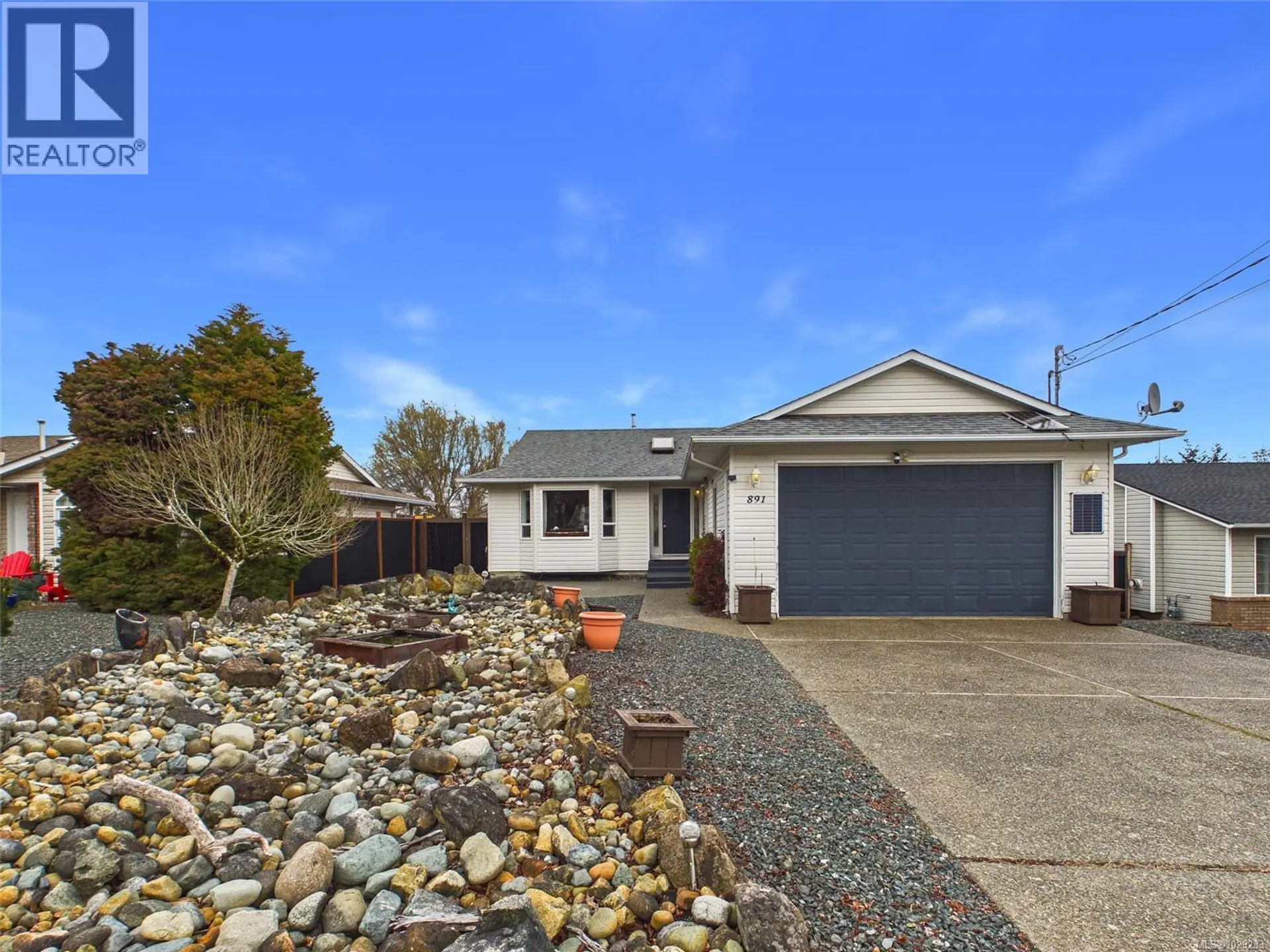 Property at 891 Esslinger Rd, French Creek, BC