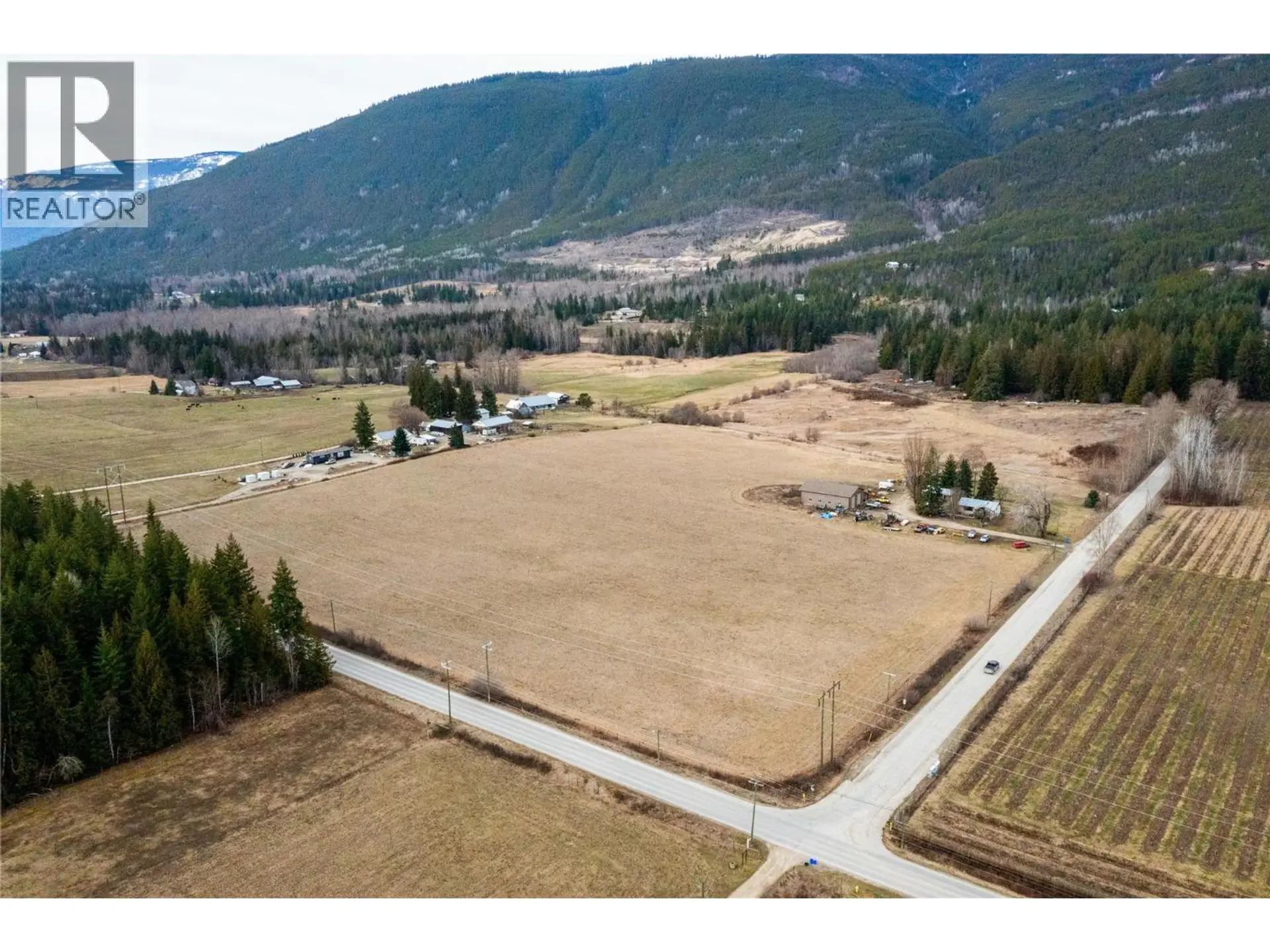 Property at 5311 30 AVENUE NW, Salmon Arm, BC