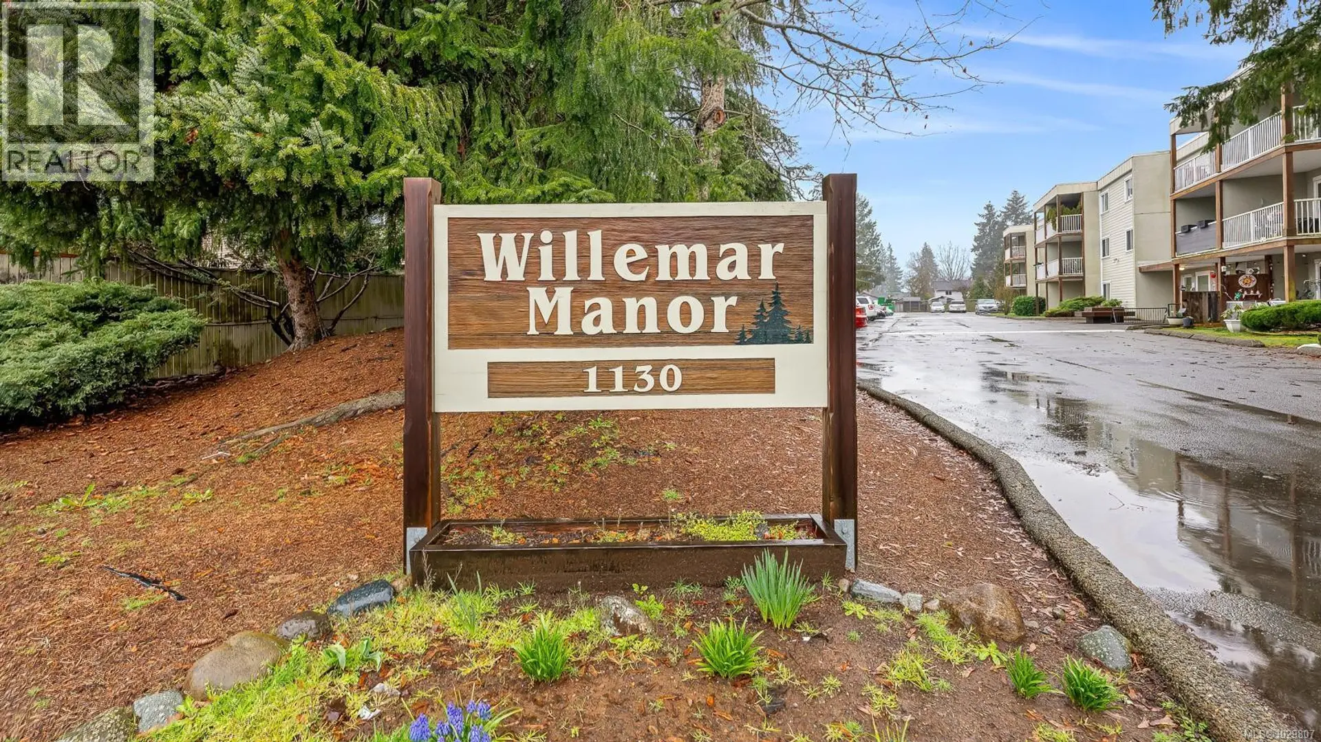 Property at #208 1130 WILLEMAR AVE, Courtenay, BC