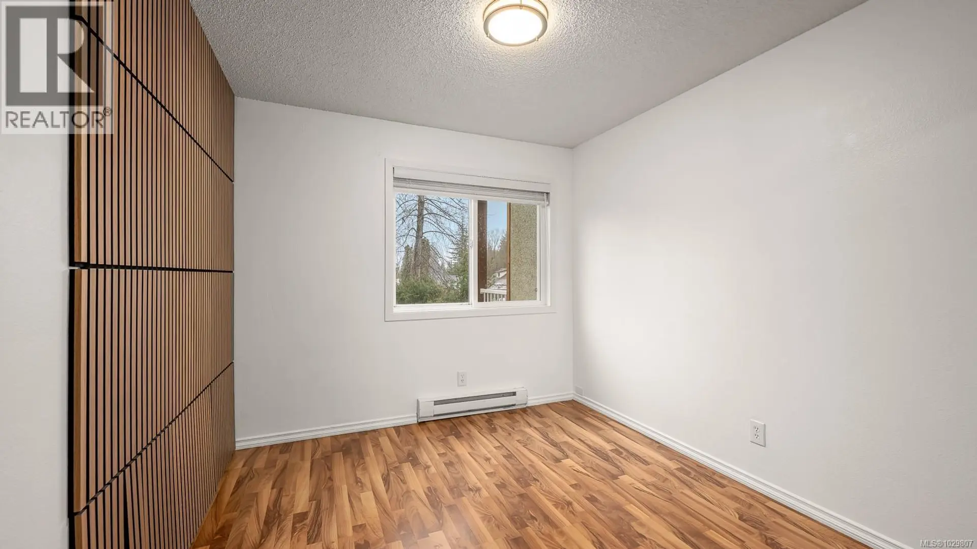 Property at #208 1130 WILLEMAR AVE, Courtenay, BC