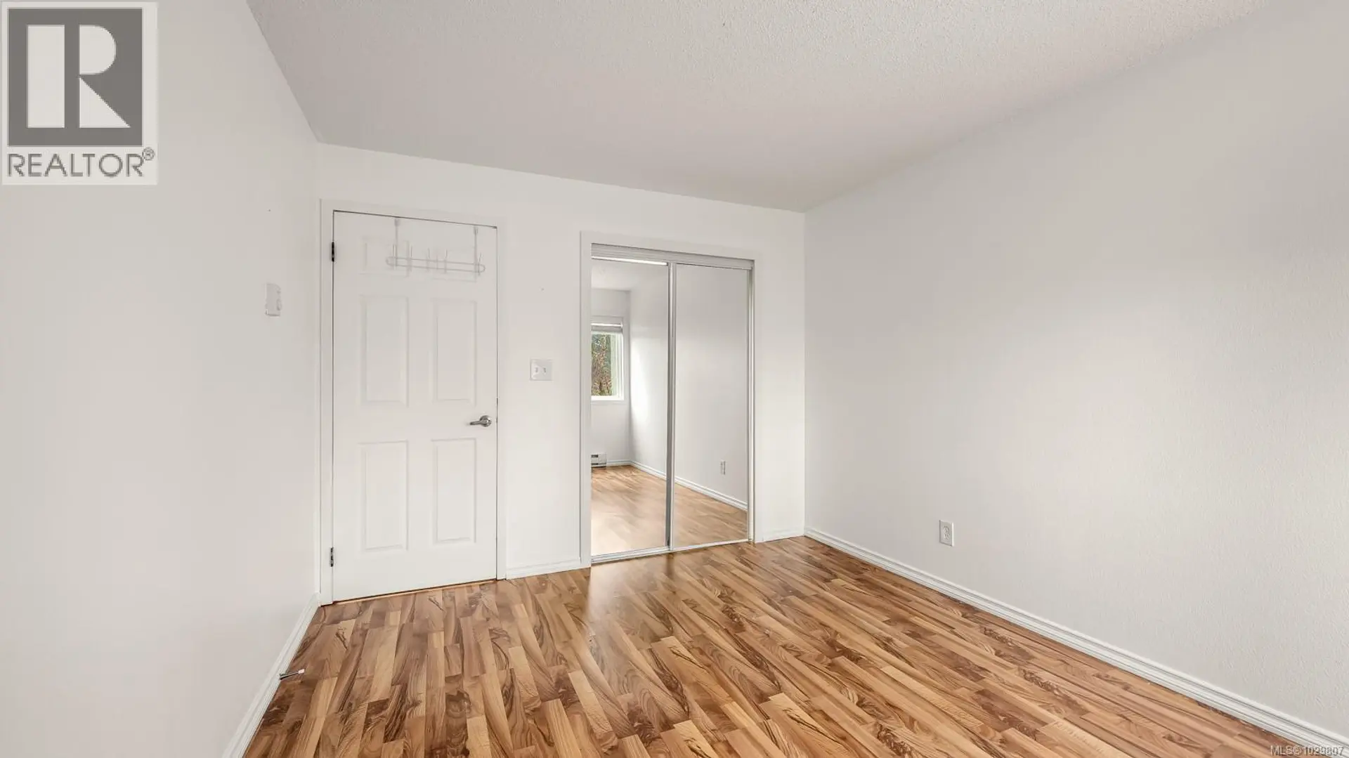 Property at #208 1130 WILLEMAR AVE, Courtenay, BC