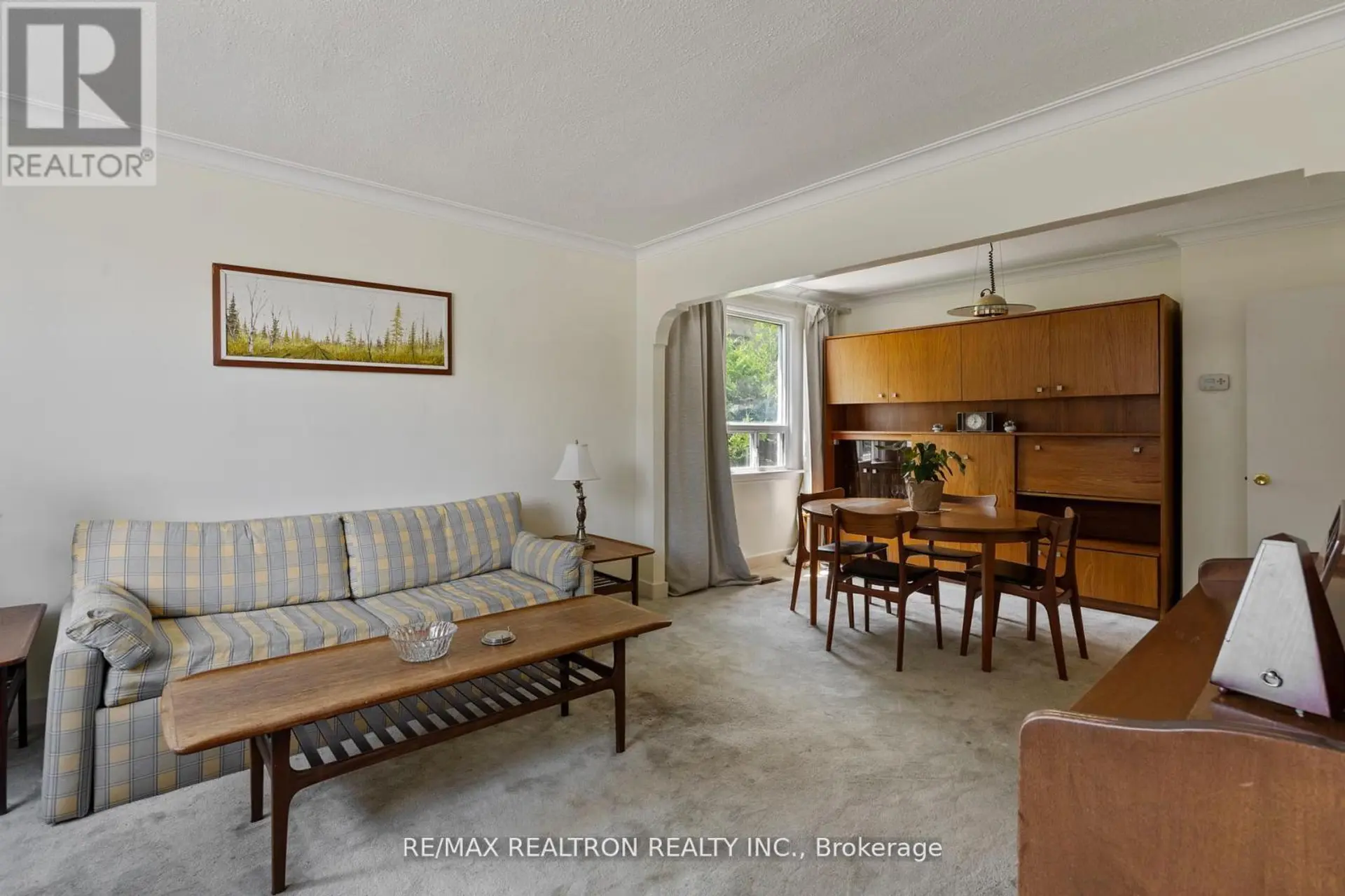 598 COLDSTREAM AVENUE - Image 2
