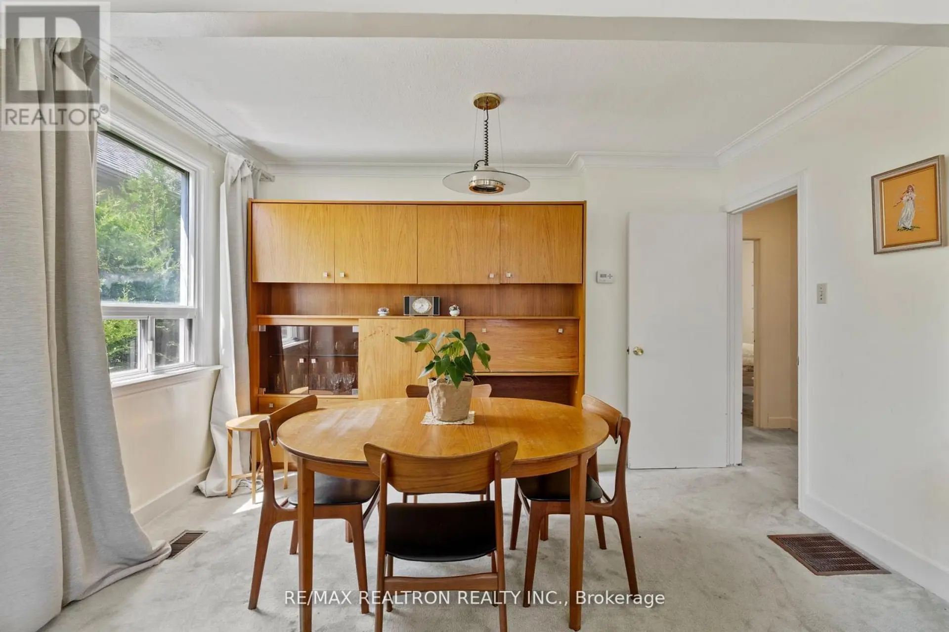 598 COLDSTREAM AVENUE - Image 4