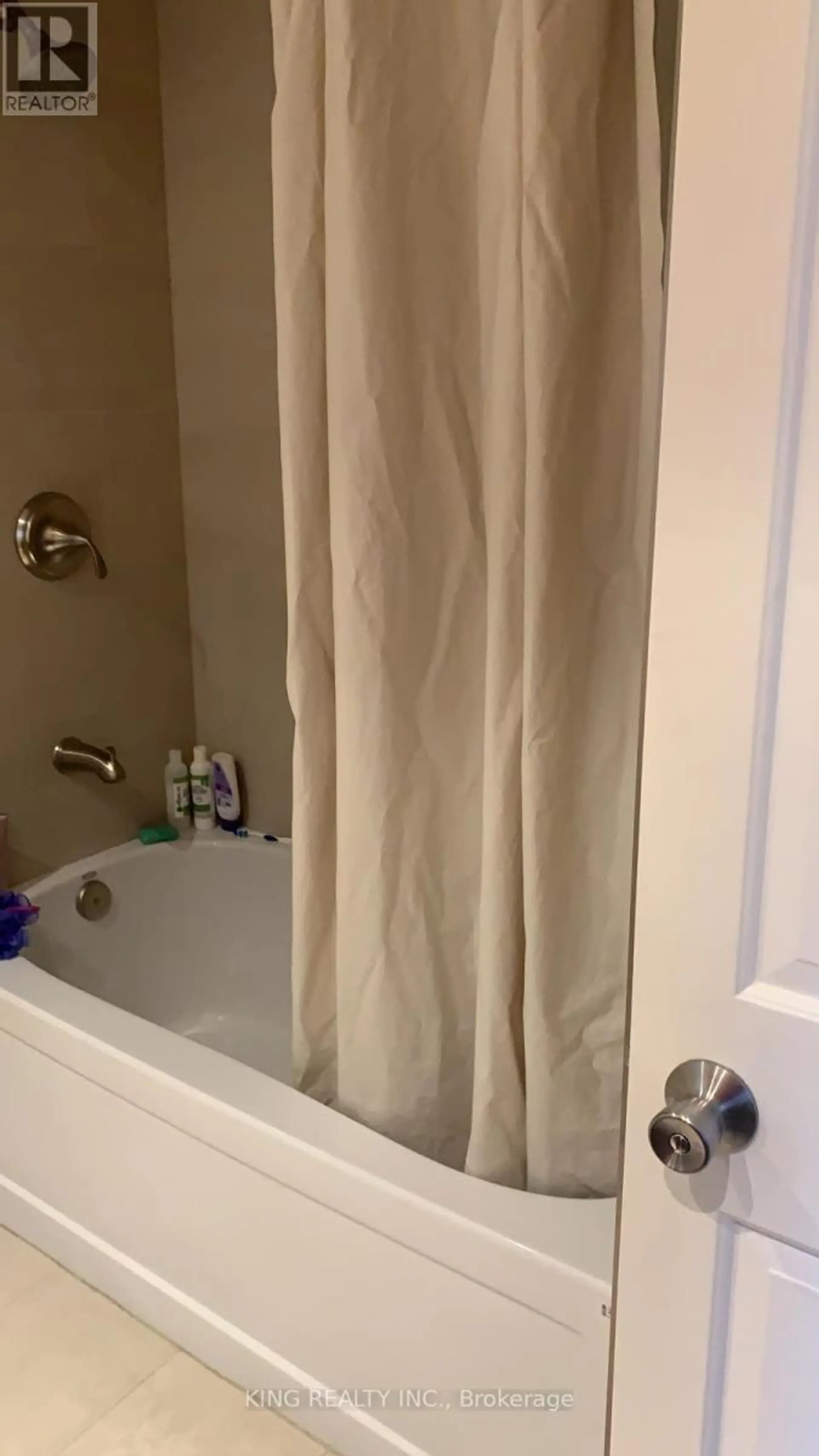 104 ELGIN DRIVE - Image 11