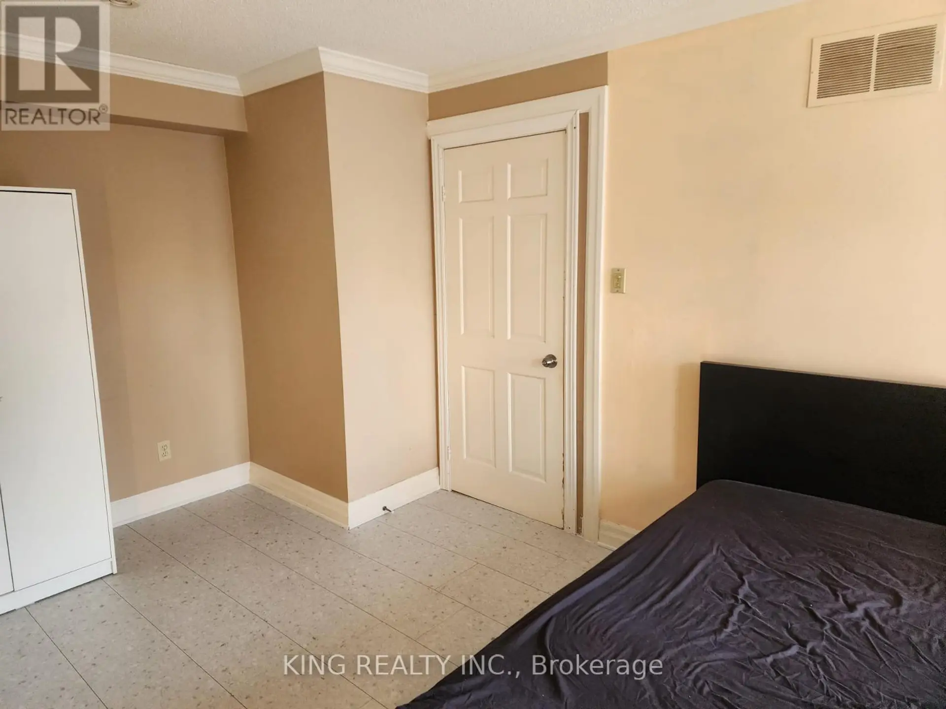 104 ELGIN DRIVE - Image 9