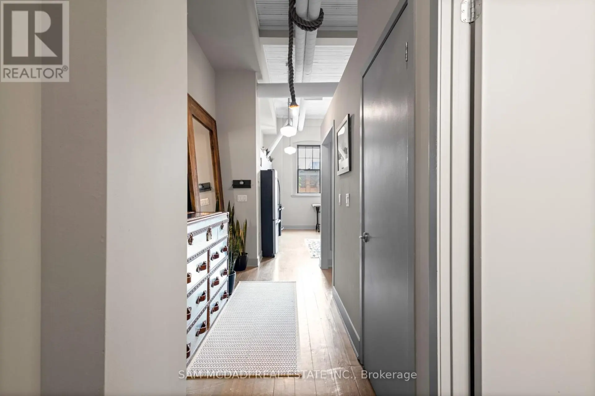 #204 183 DOVERCOURT ROAD - Image 2