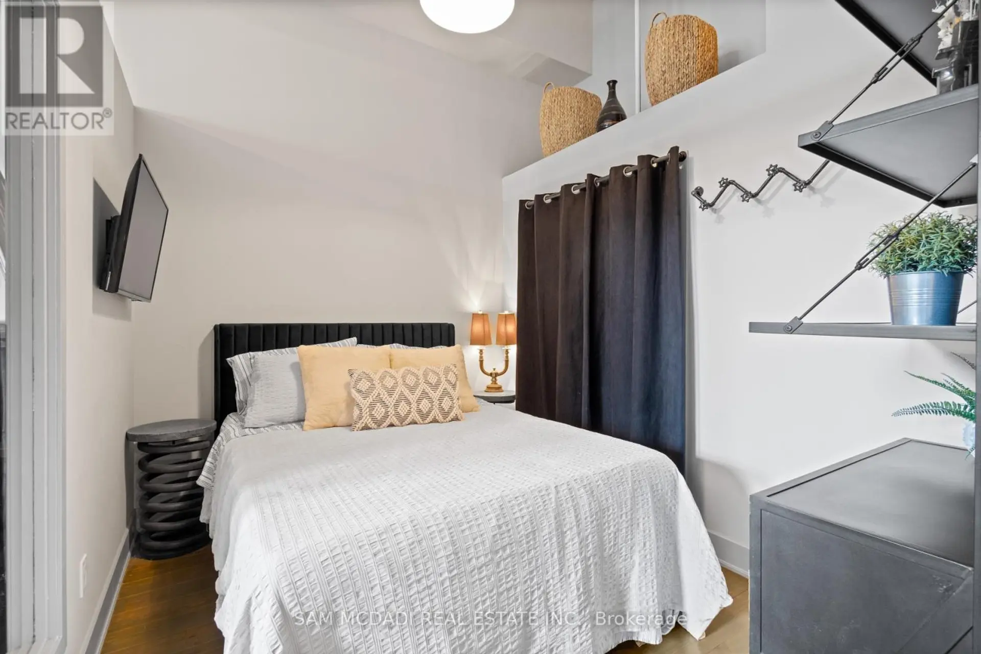 #204 183 DOVERCOURT ROAD - Image 5