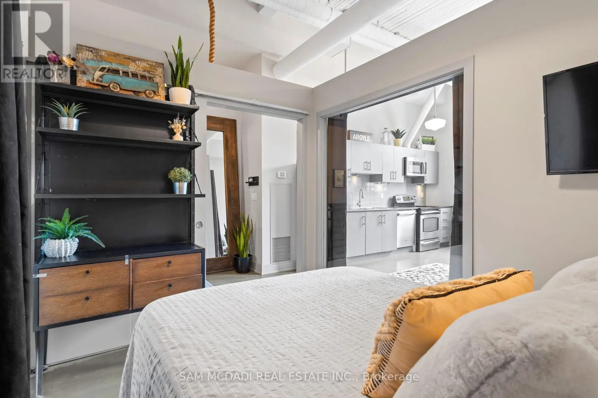 #204 183 DOVERCOURT ROAD - Image 6