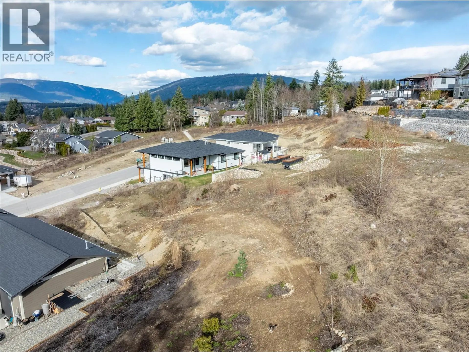 Property at 1120 16 AVENUE SE, Salmon Arm, BC