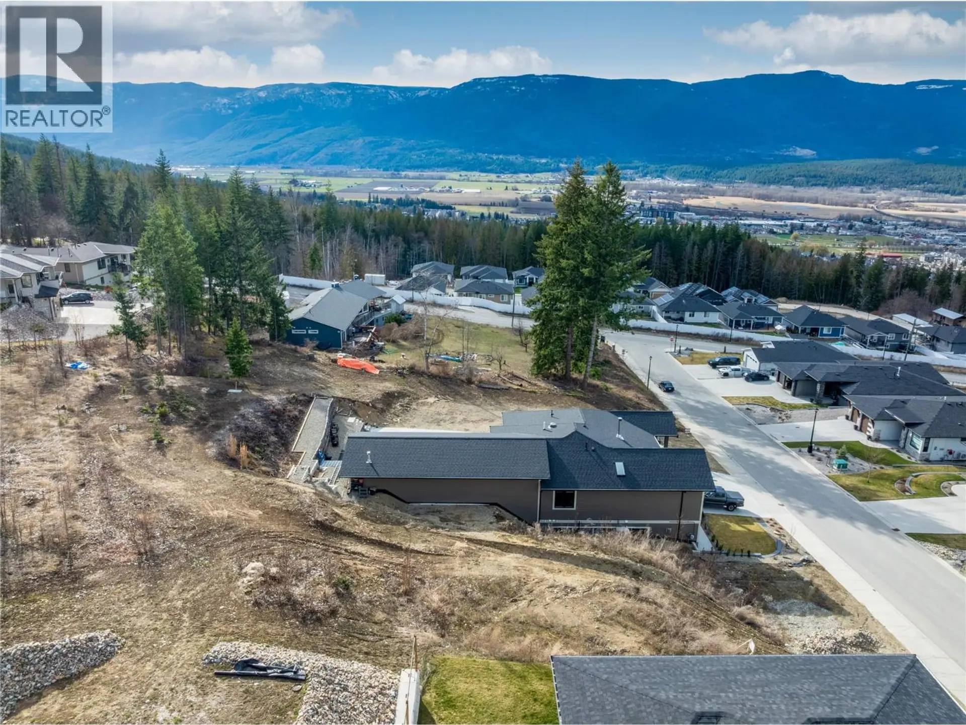 Property at 1120 16 AVENUE SE, Salmon Arm, BC