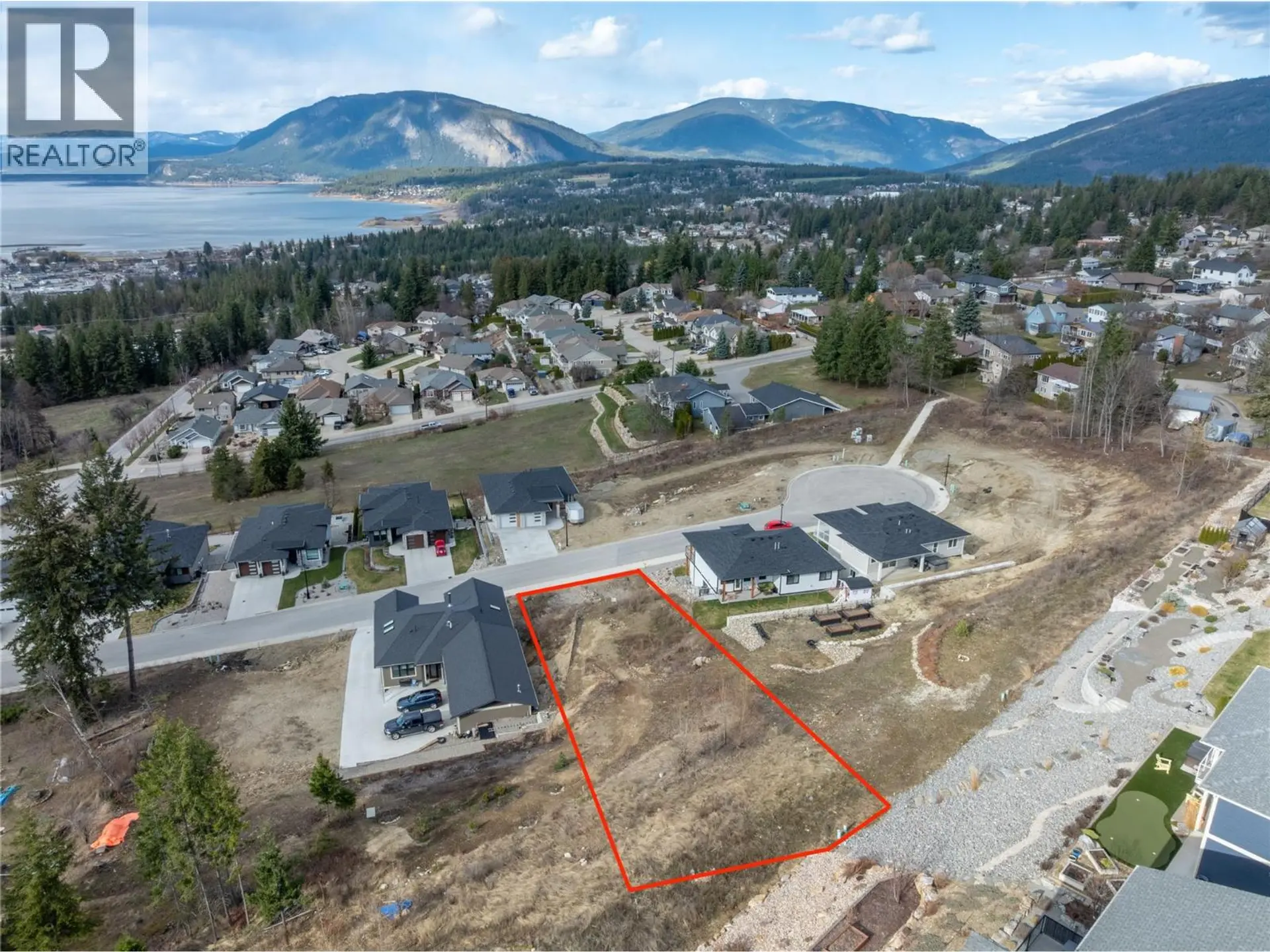 Property at 1120 16 AVENUE SE, Salmon Arm, BC