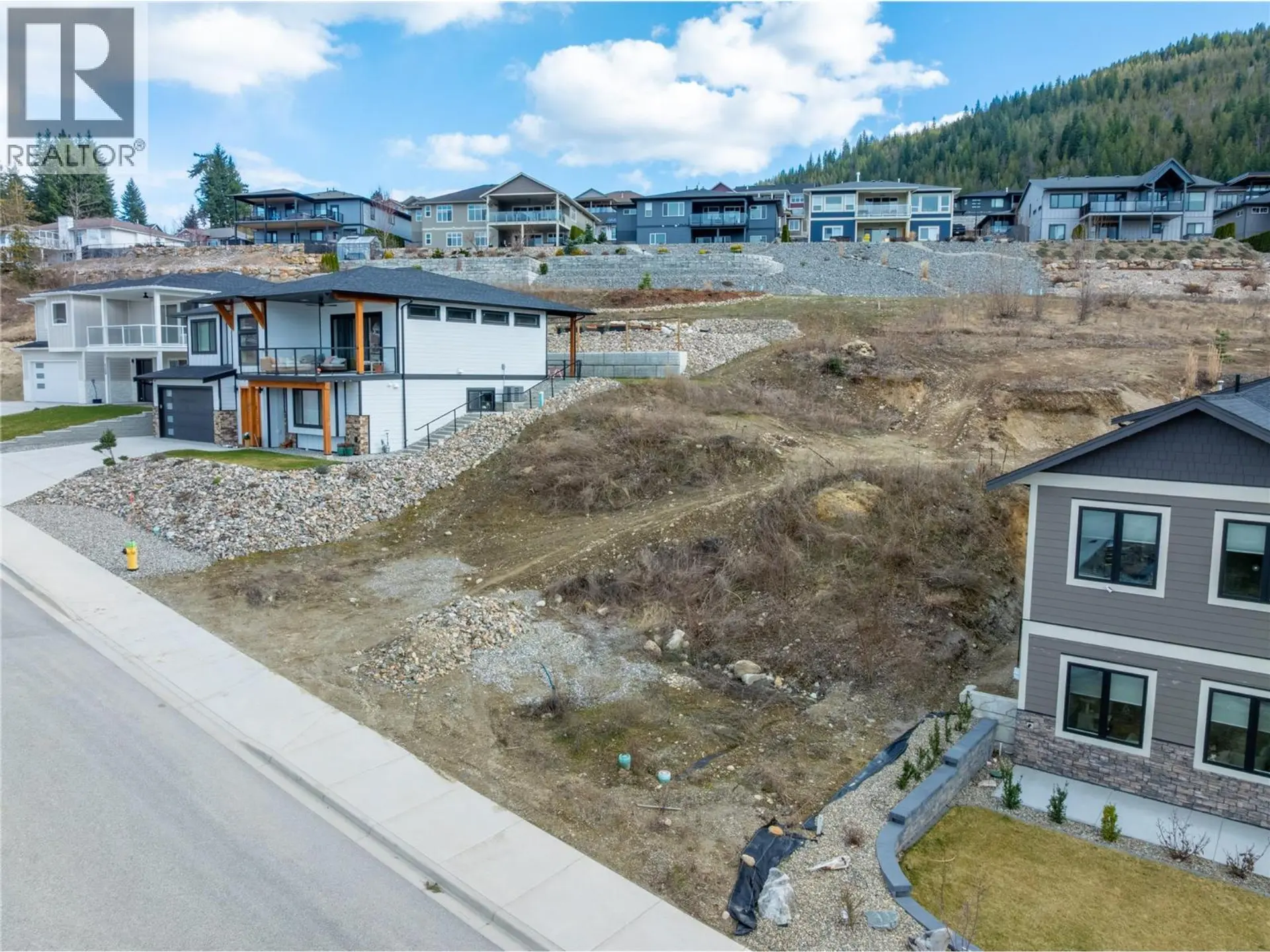 Property at 1120 16 AVENUE SE, Salmon Arm, BC