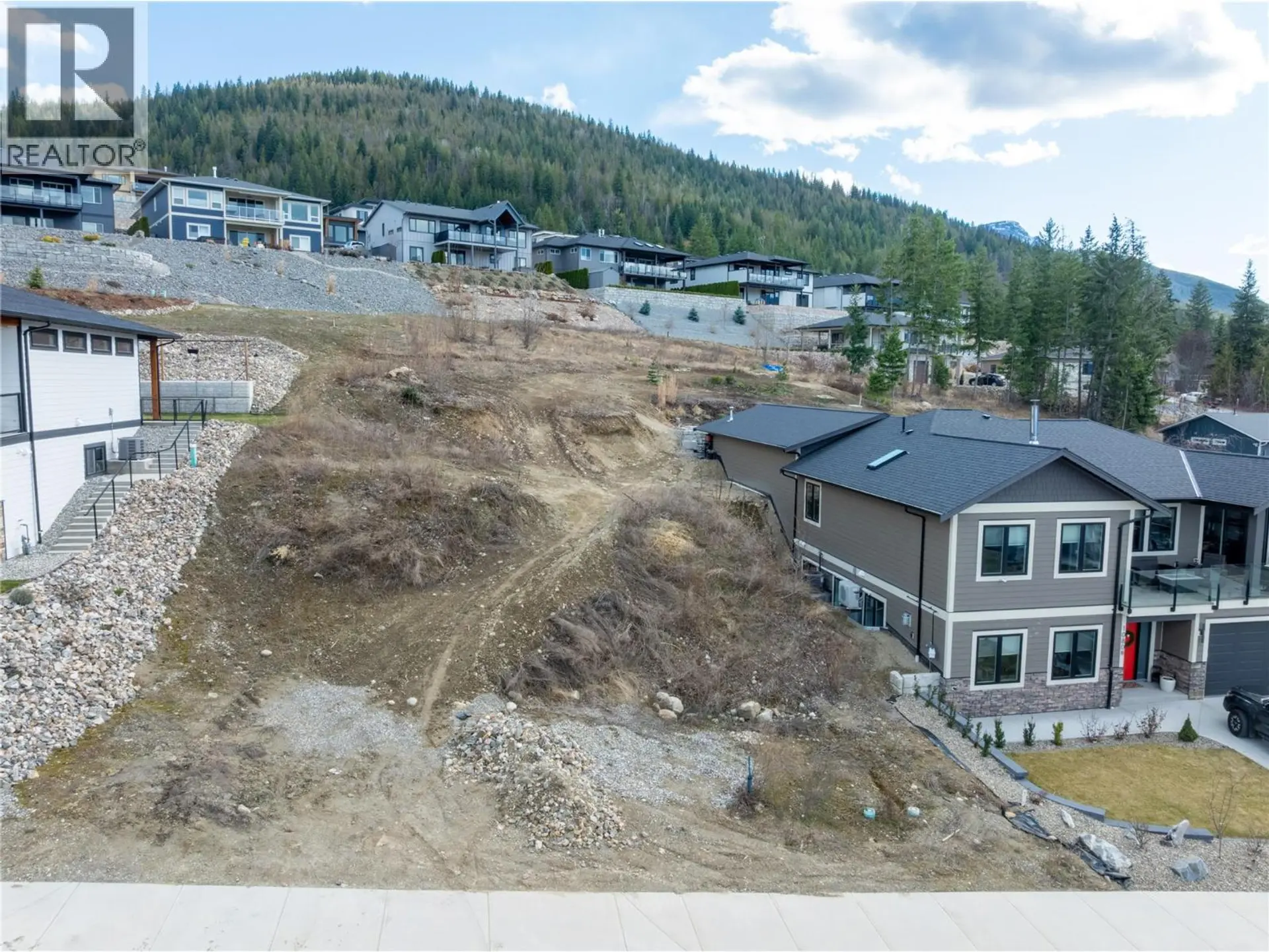 Property at 1120 16 AVENUE SE, Salmon Arm, BC