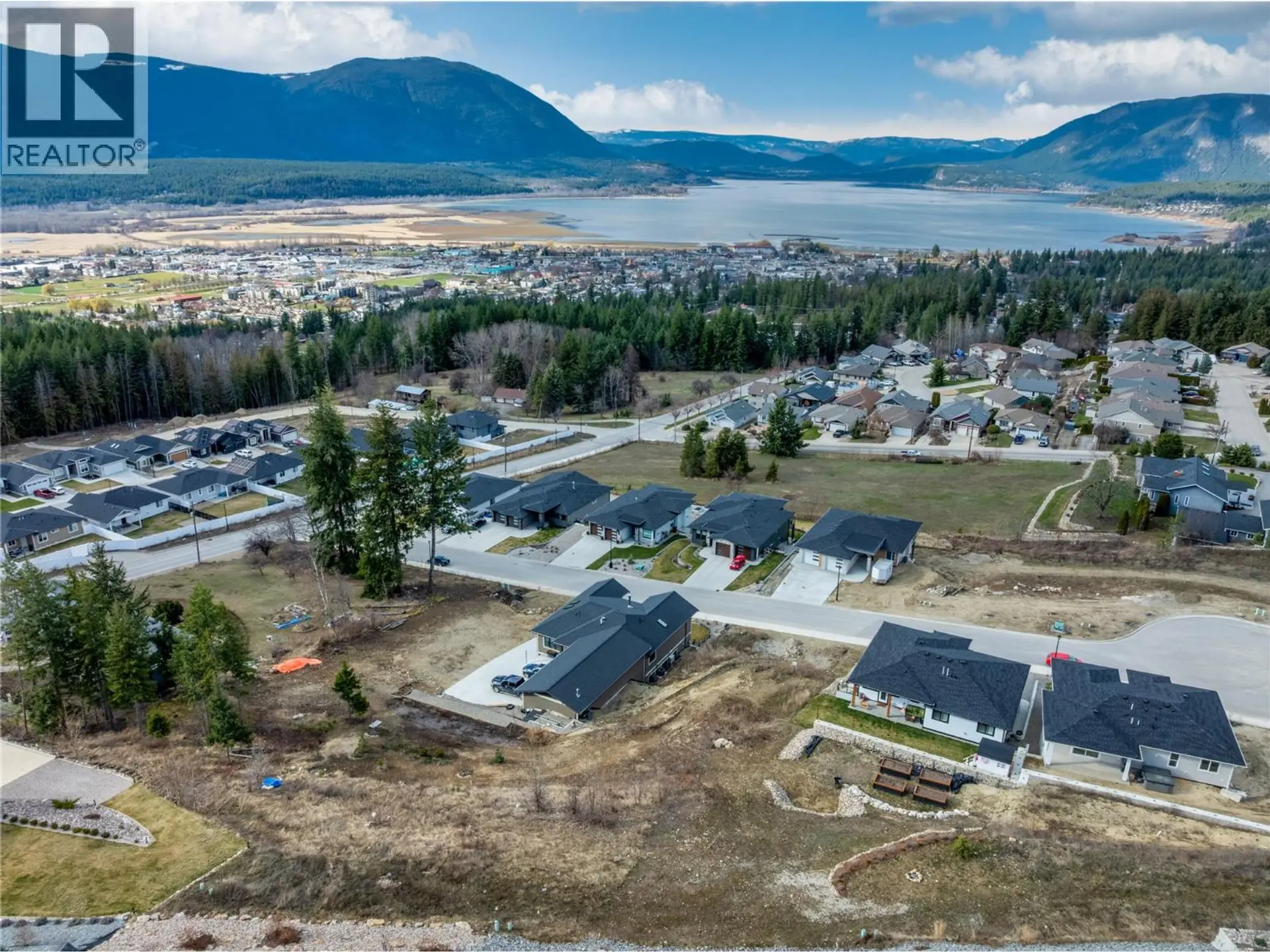 Property at 1120 16 AVENUE SE, Salmon Arm, BC