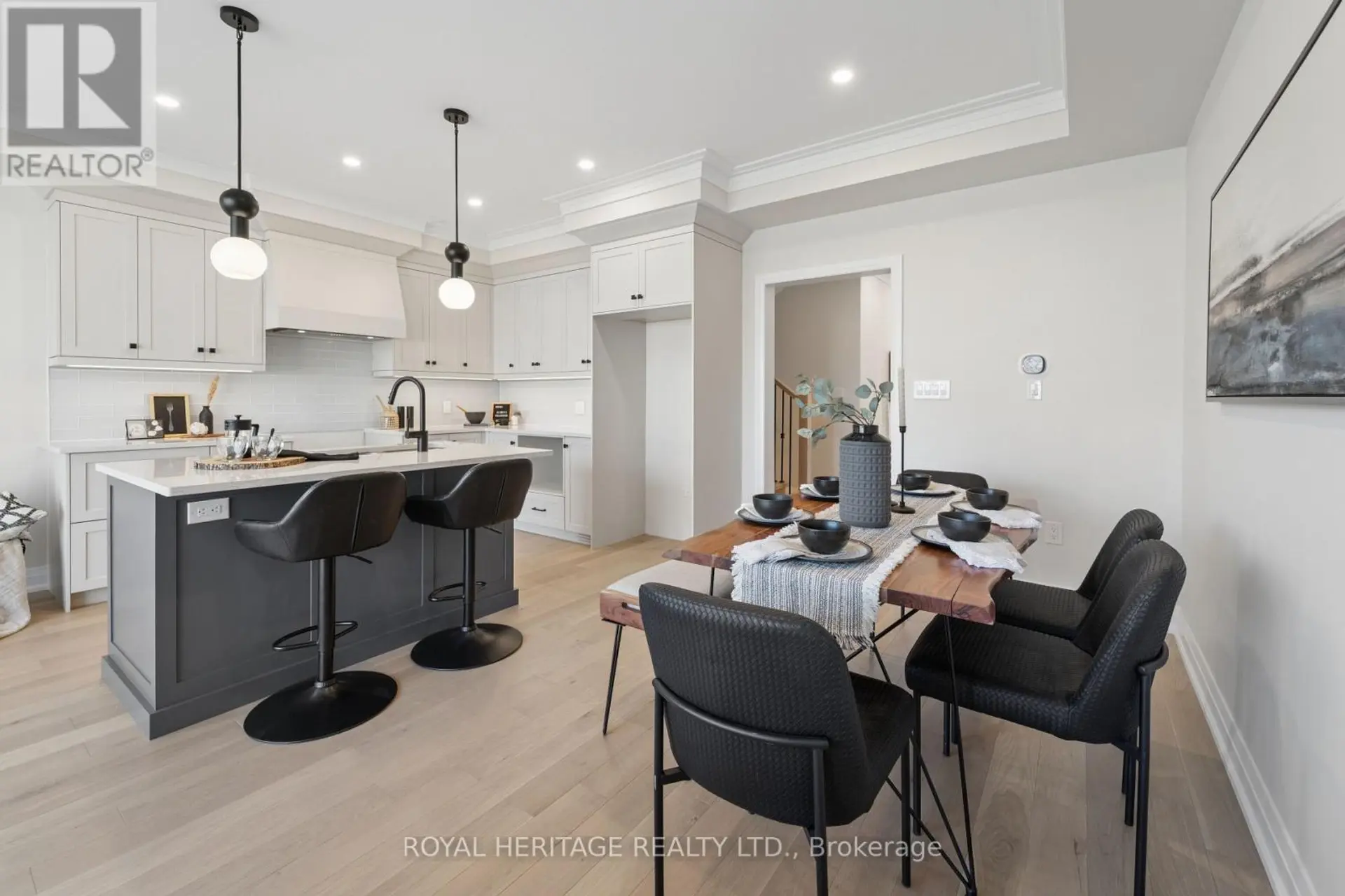 129 HICKORY STREET N - Image 10
