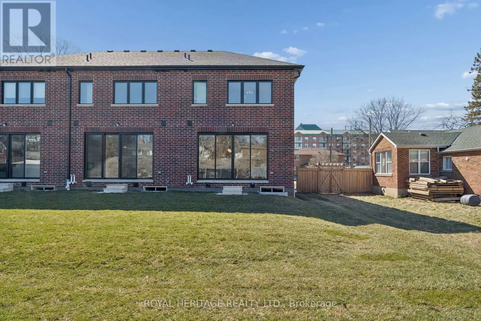 129 HICKORY STREET N - Image 20