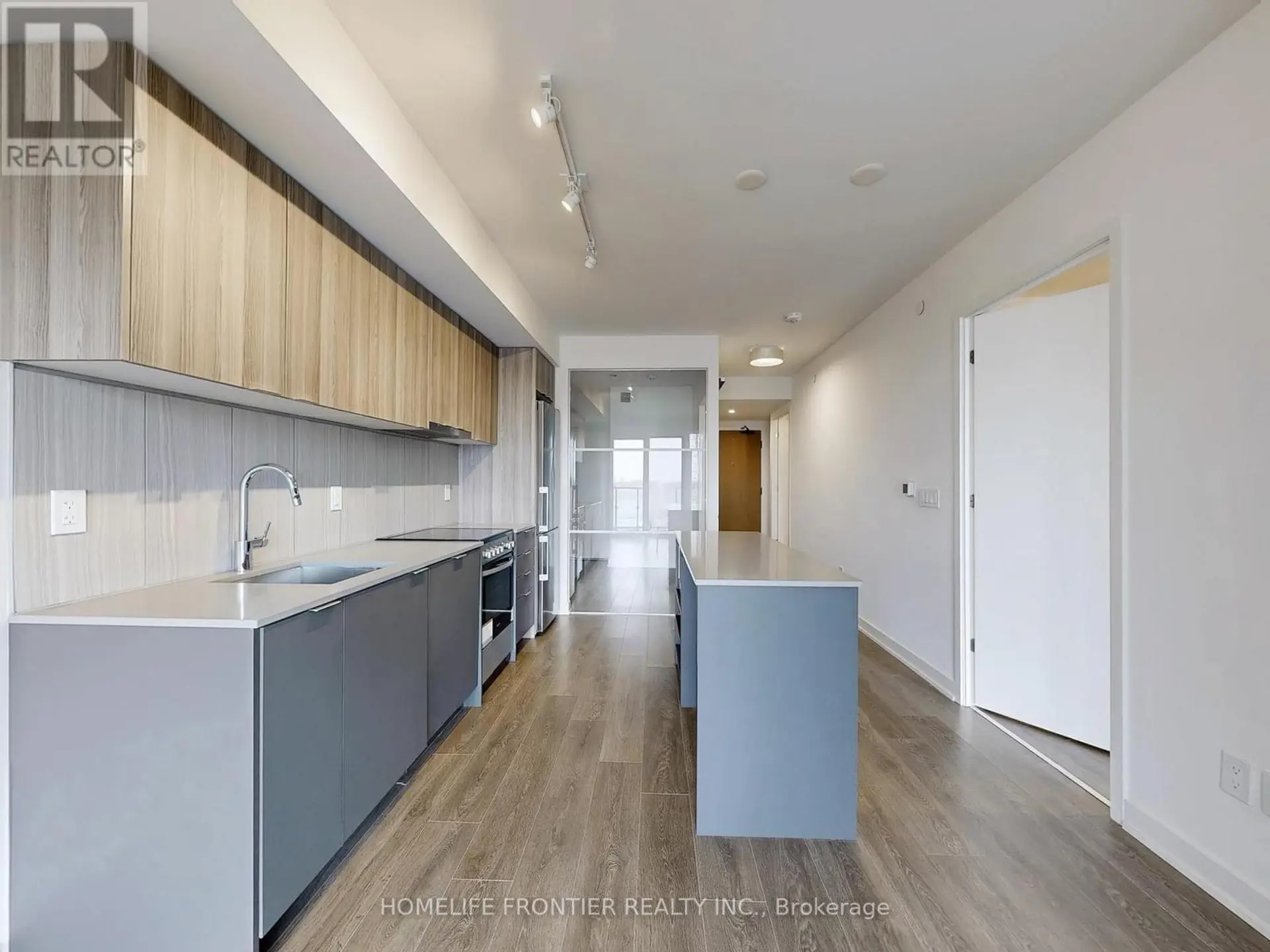 #709 8 TIPPET ROAD - Image 5