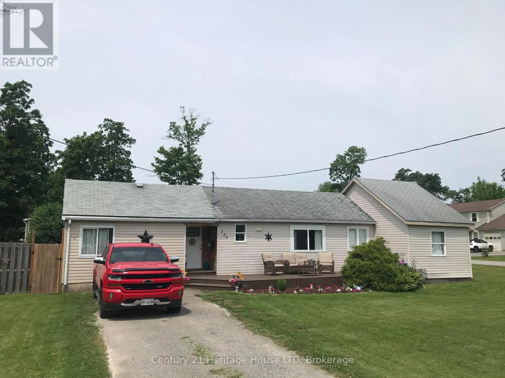 223 BERNARD AVENUE - Image 2