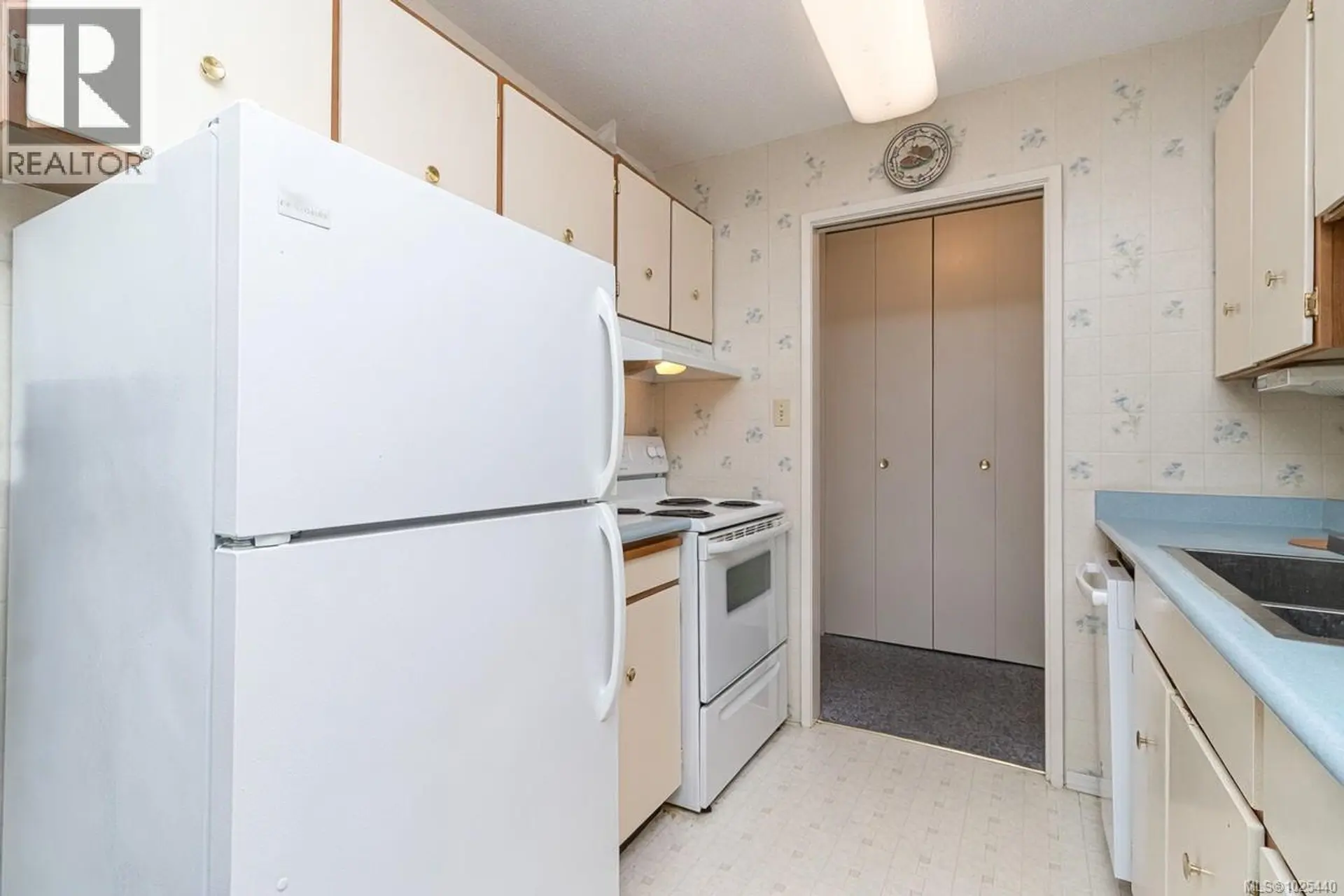 Property at #204 710 LAMPSON ST, Esquimalt, BC